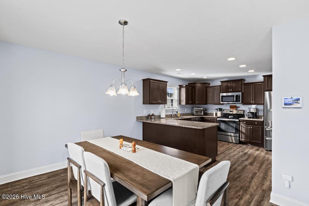 100560376 | Photo 15