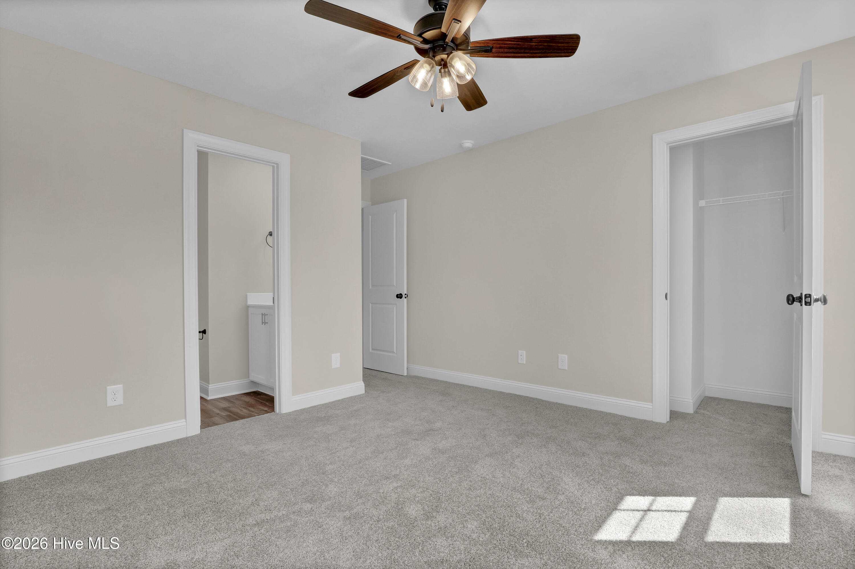 100537571 | Photo 17