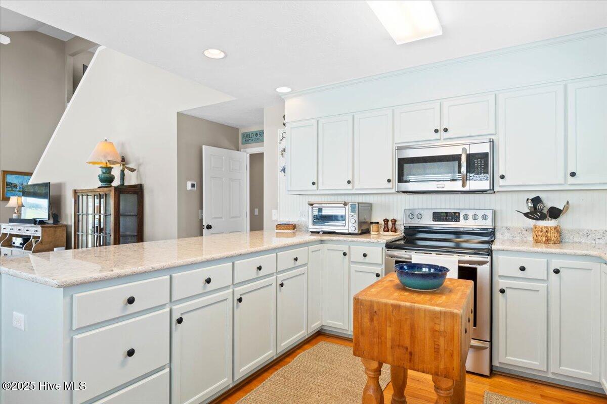 100548122 | Photo 13