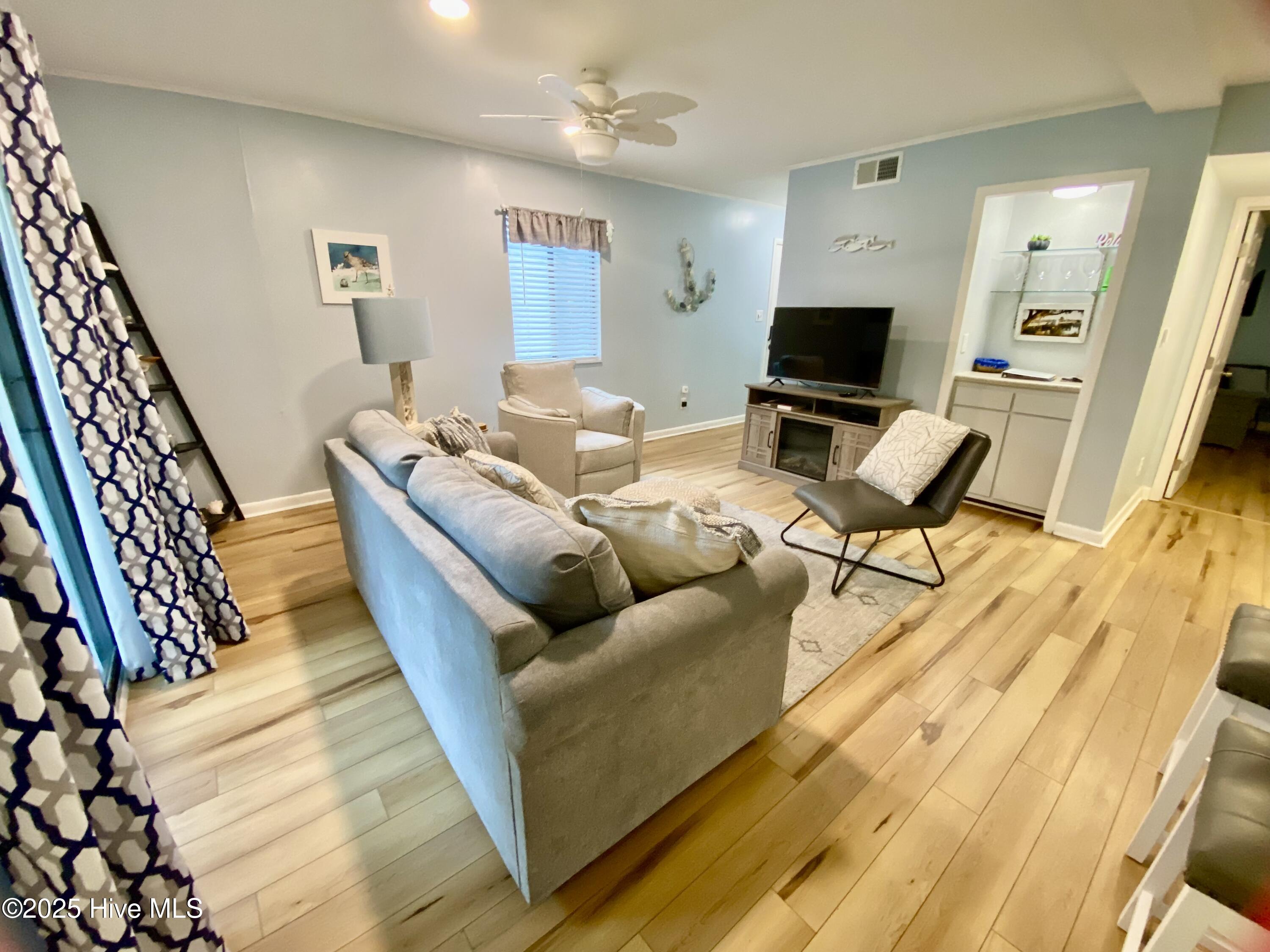 100527241 | Photo 14