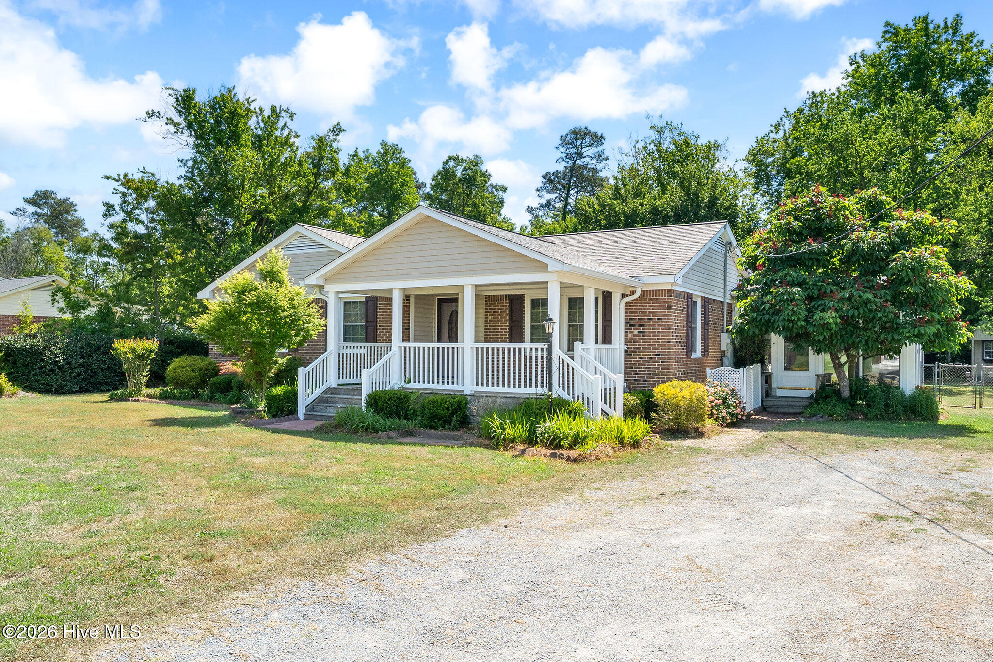 100568414 | Photo 36