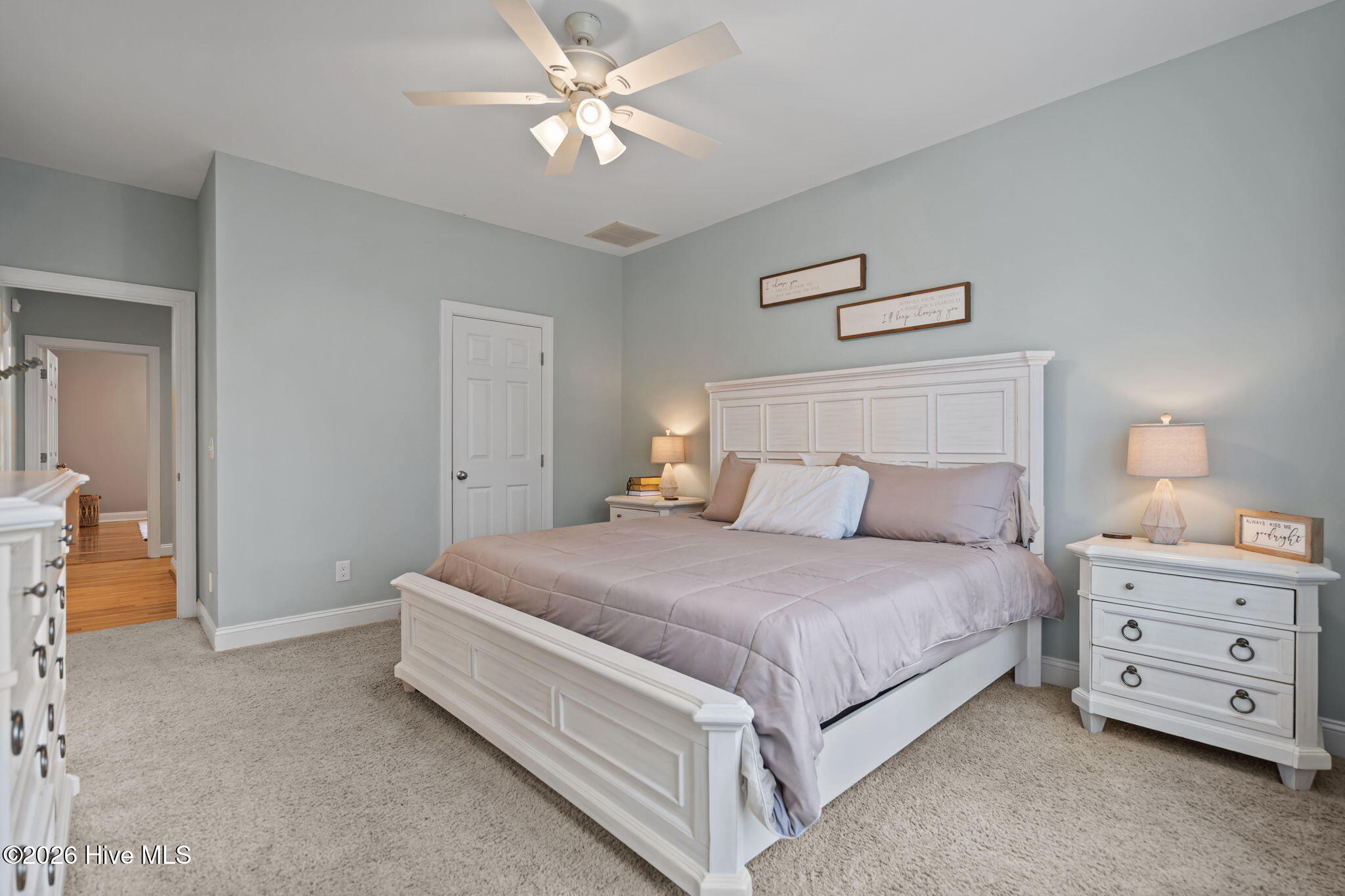 100562607 | Photo 32