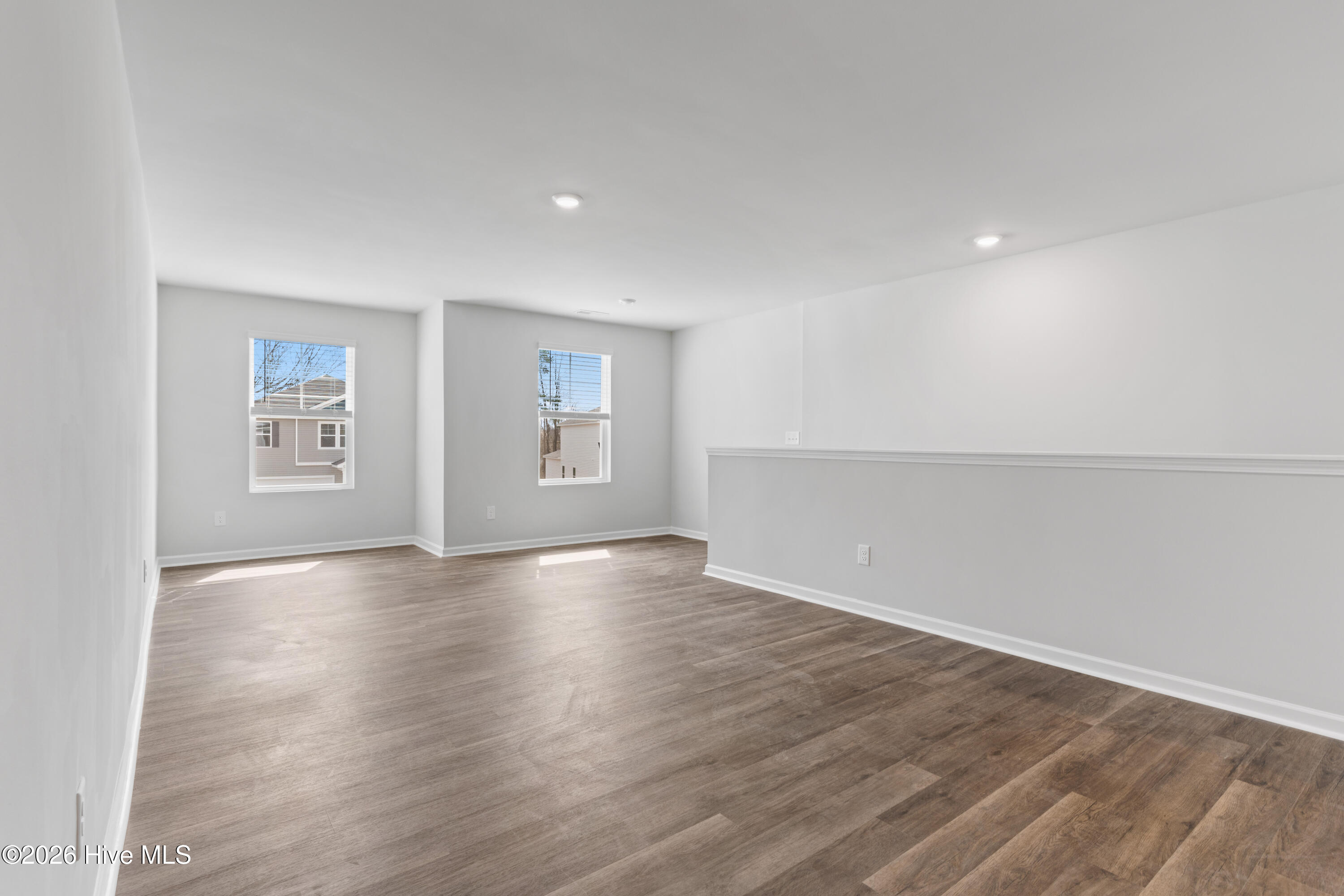 100538975 | Photo 24