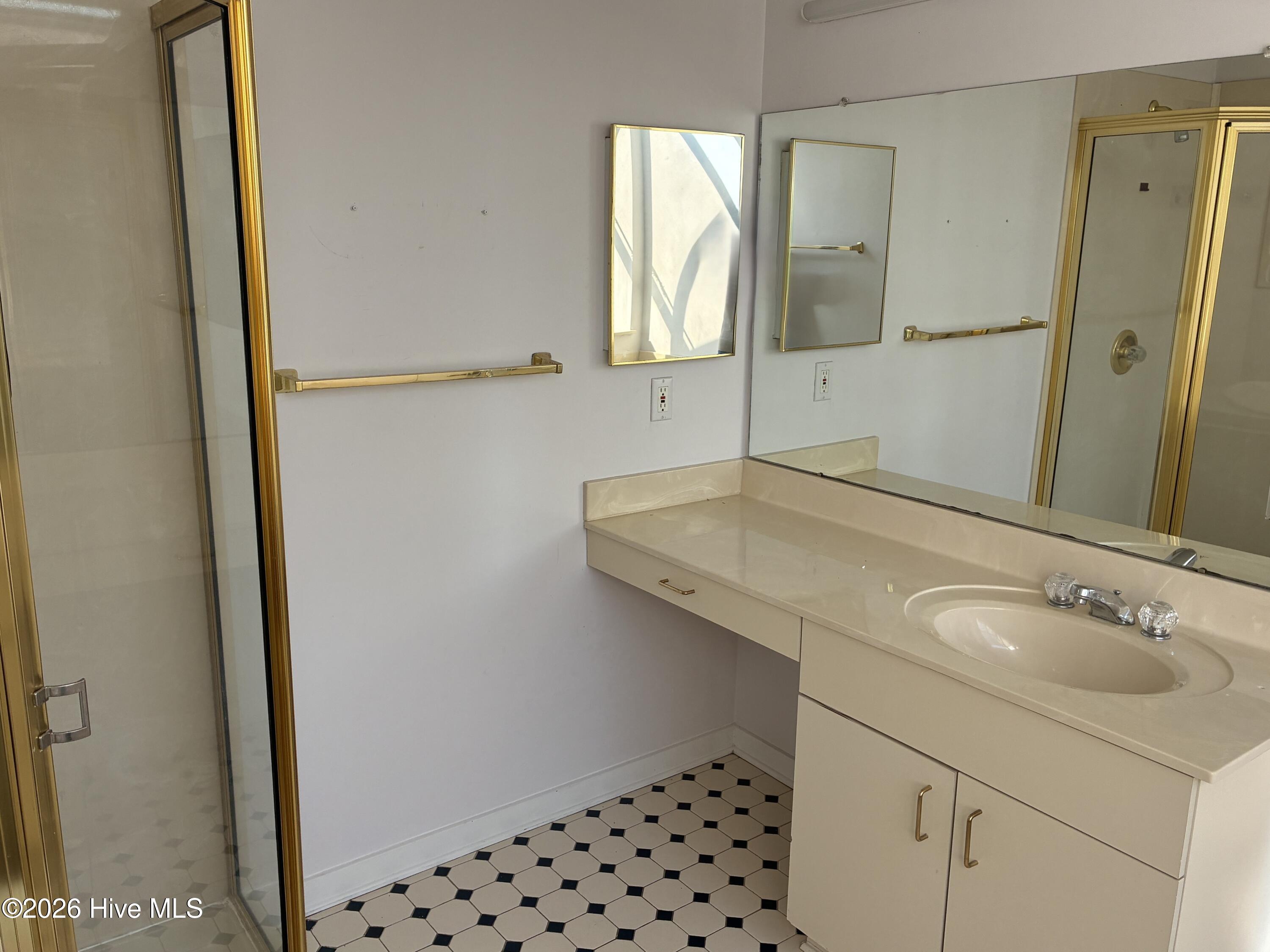 100554273 | Photo 22