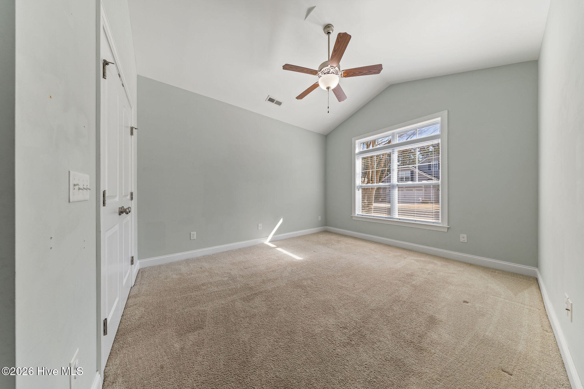 100554608 | Photo 29