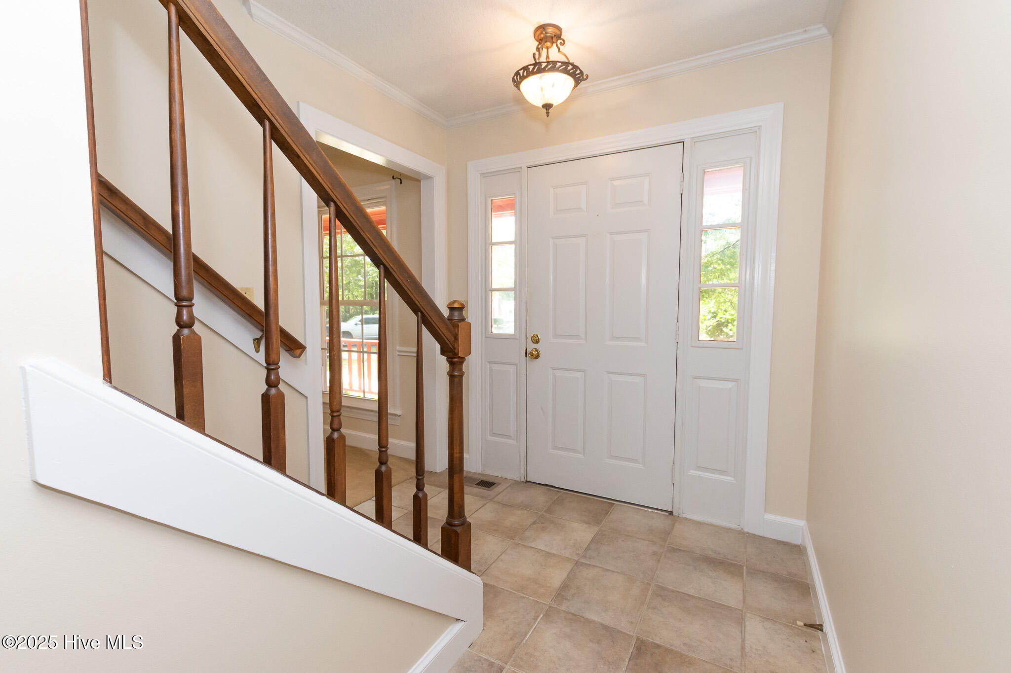 100506266 | Photo 19