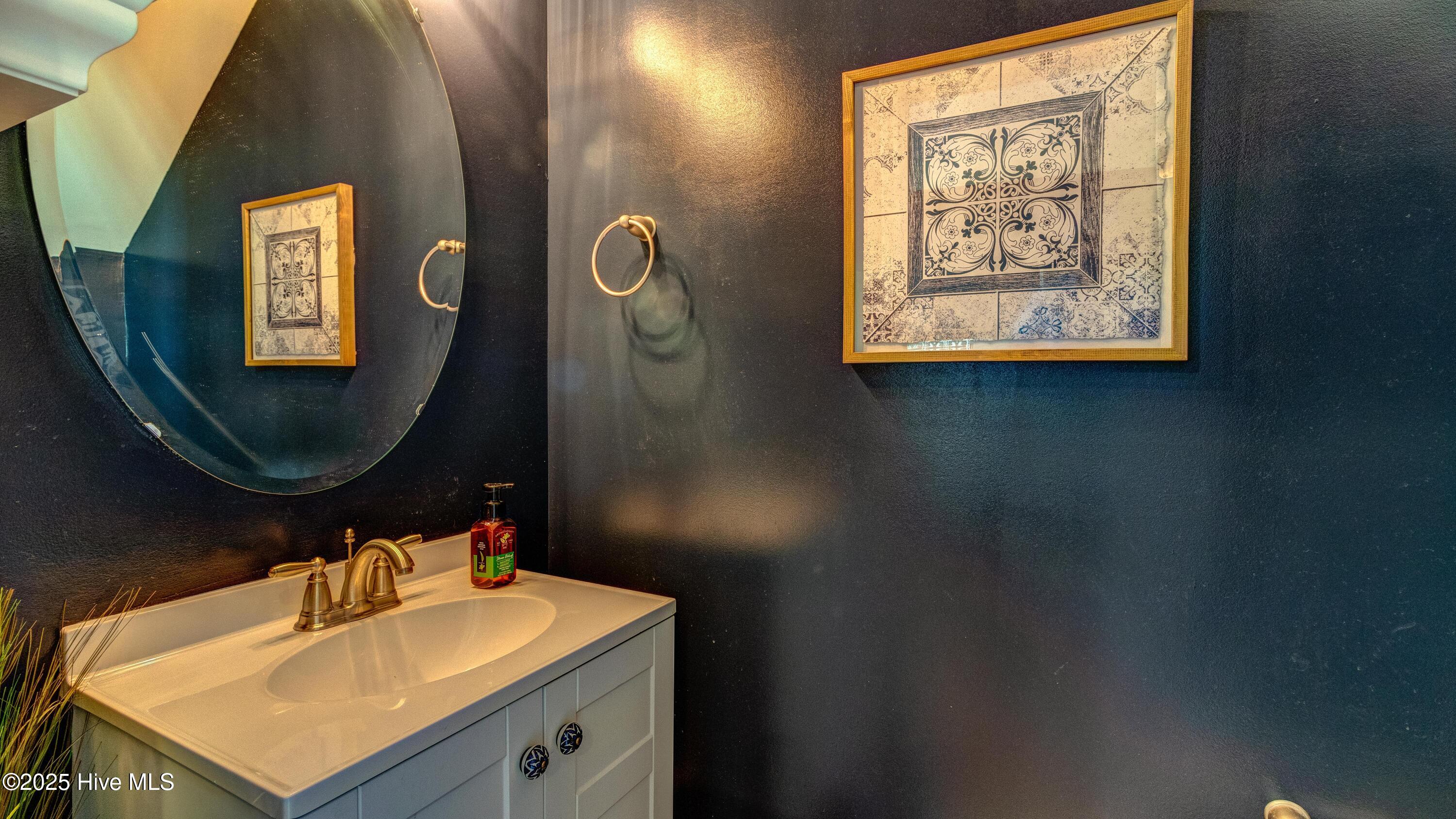 100540832 | Photo 15