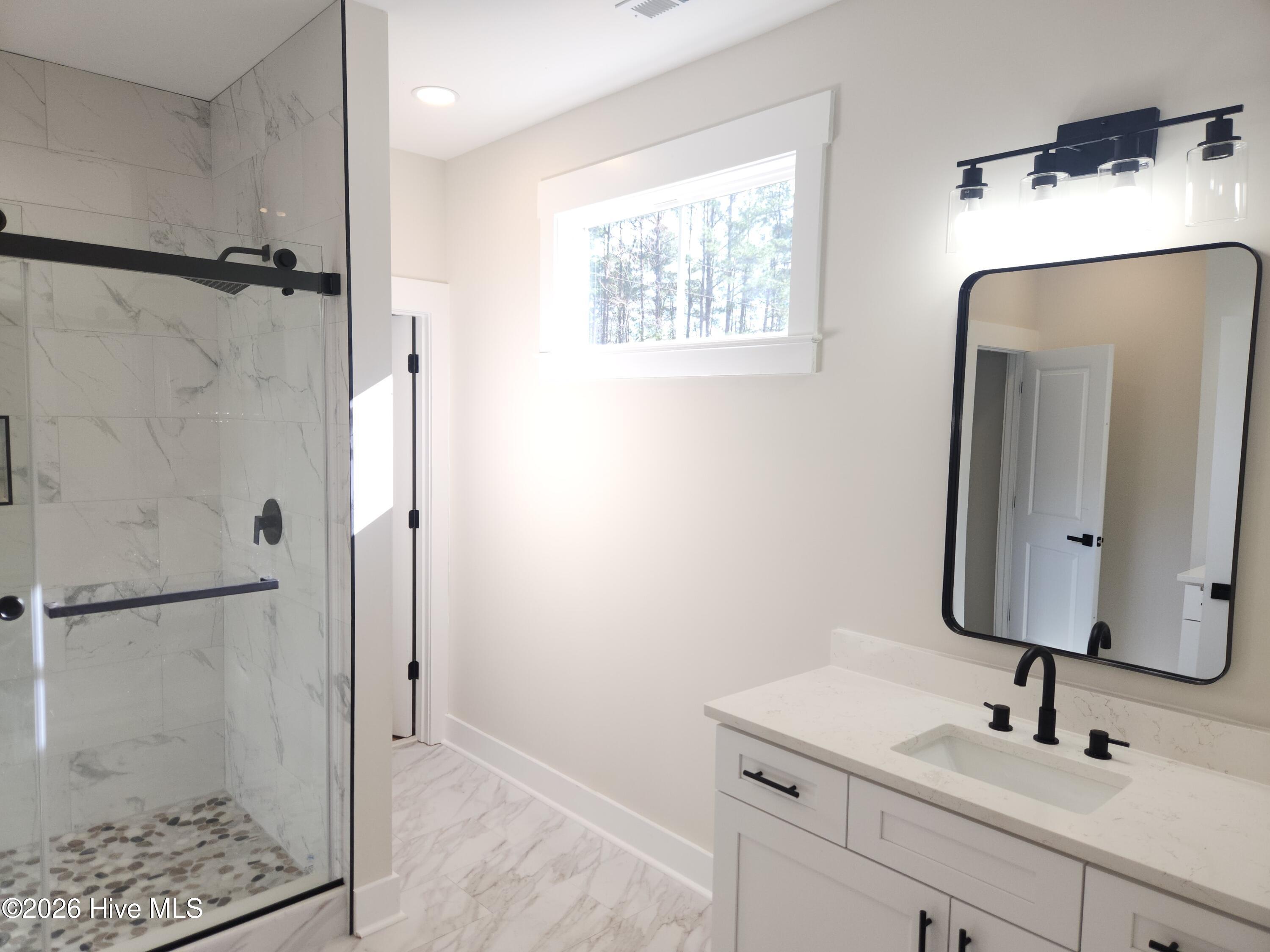 100559285 | Photo 31