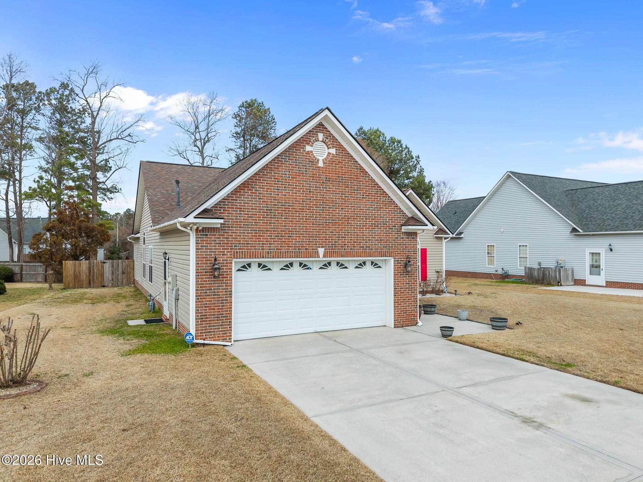 100557483 | Photo 42