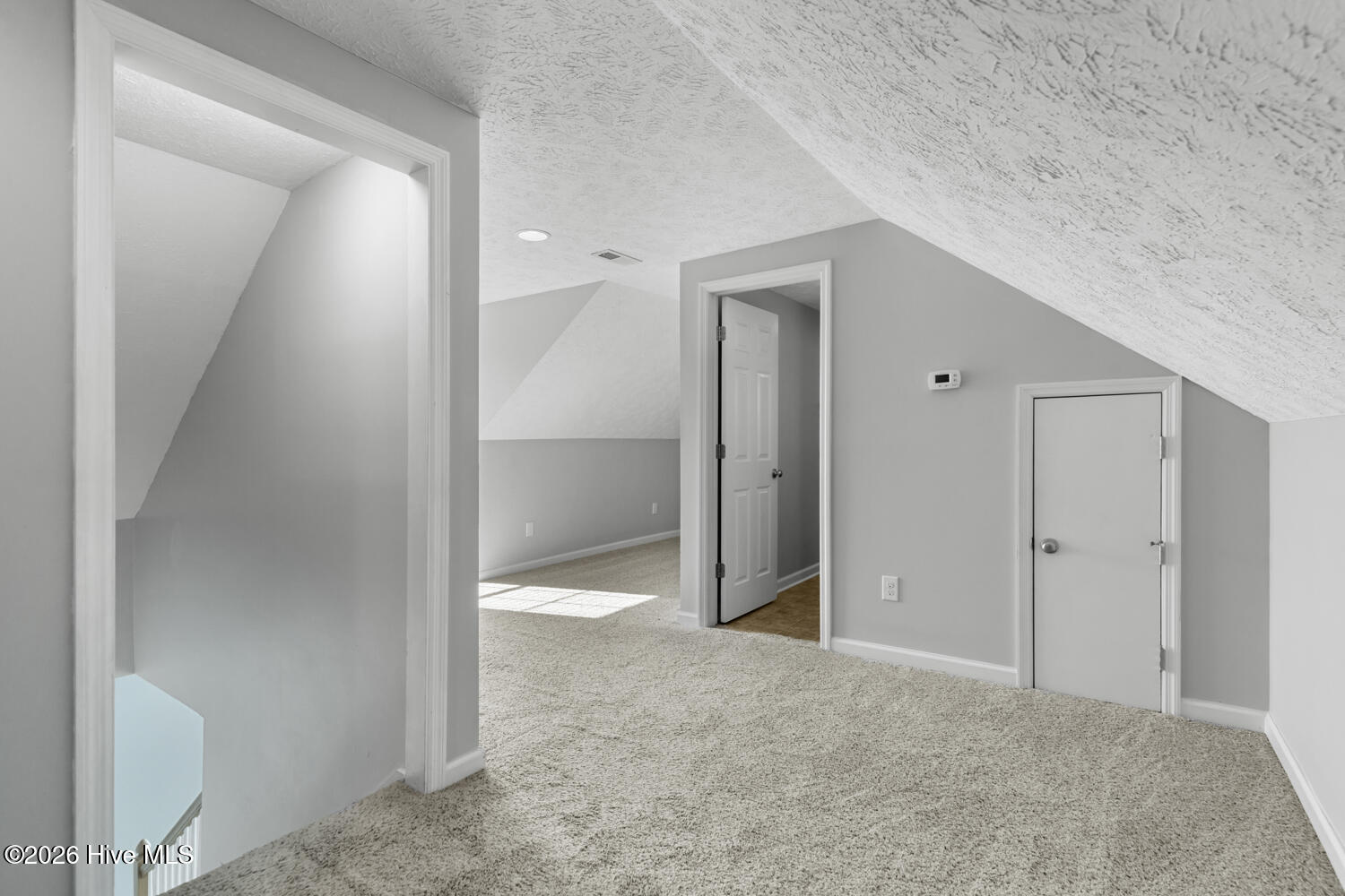 100550778 | Photo 17