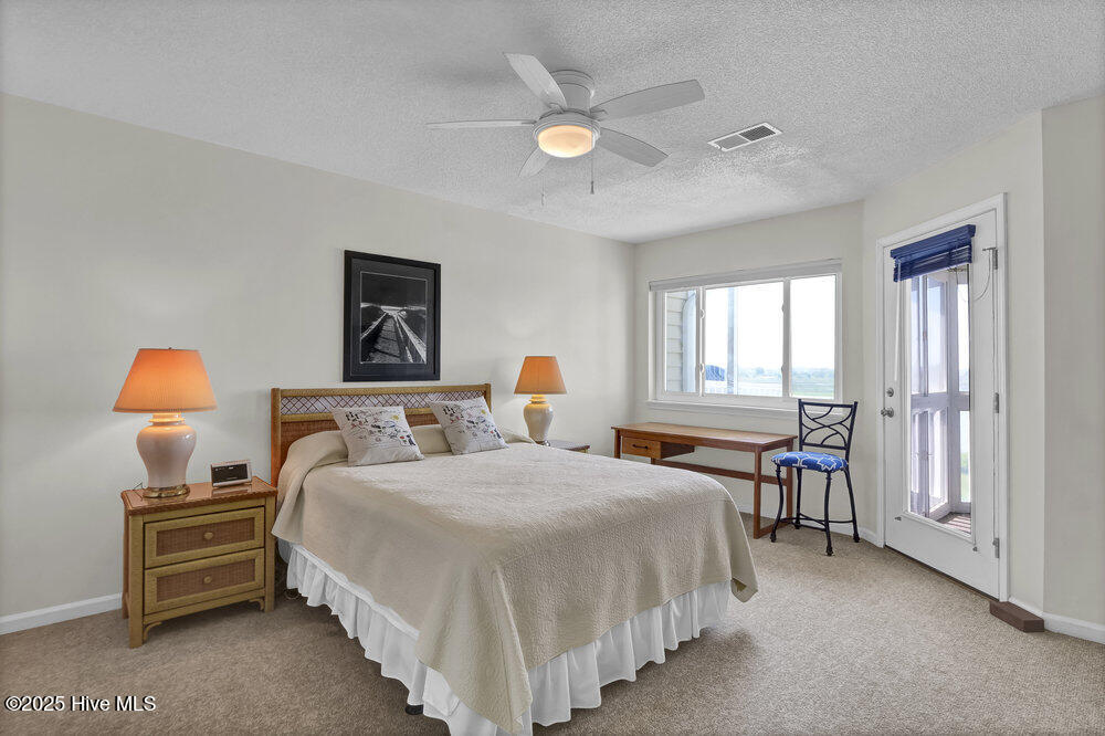 100562855 | Photo 21