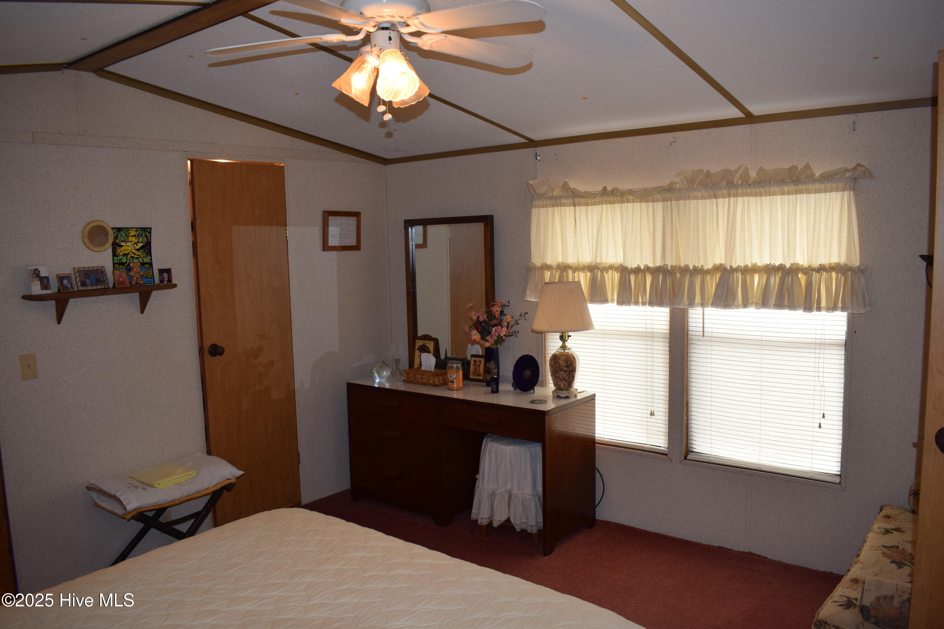 100560485 | Photo 19