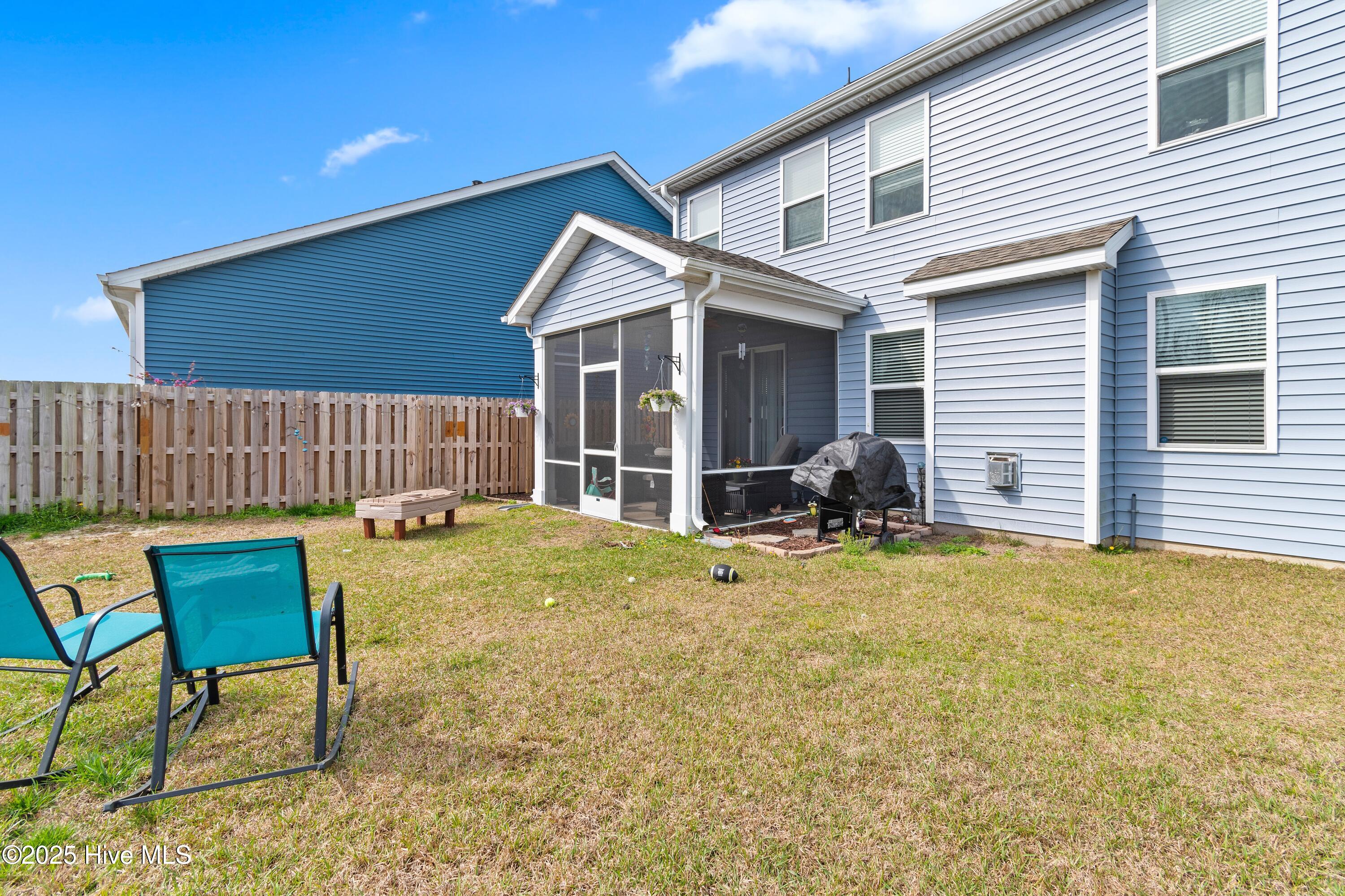 100497017 | Photo 31