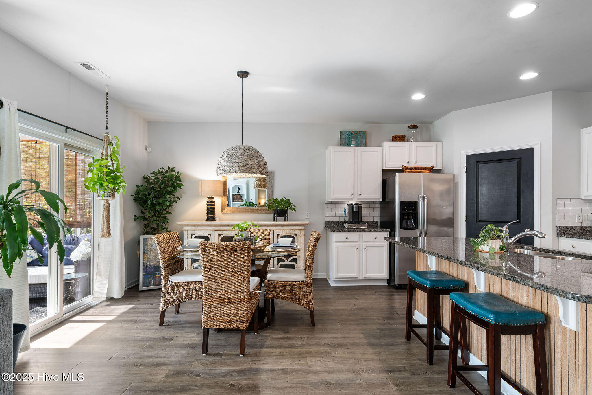 100539651 | Photo 22