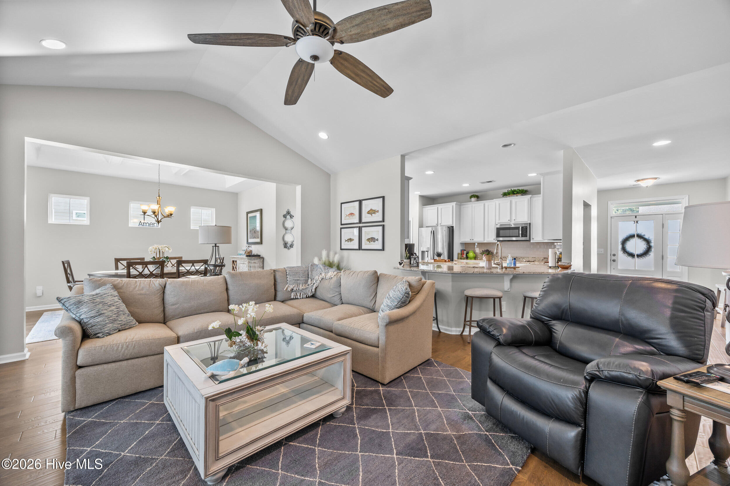 100553871 | Photo 34