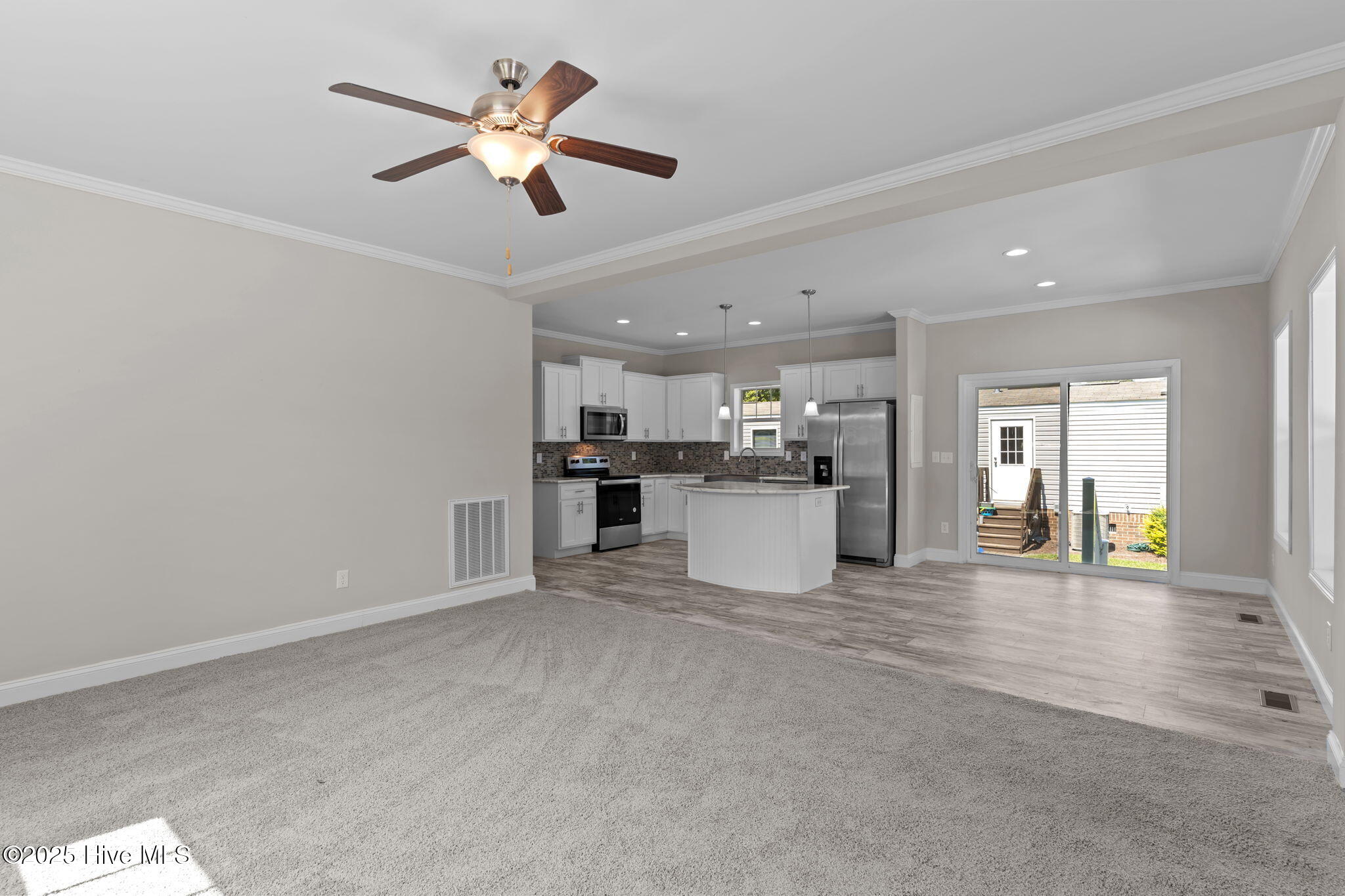 100529726 | Photo 18