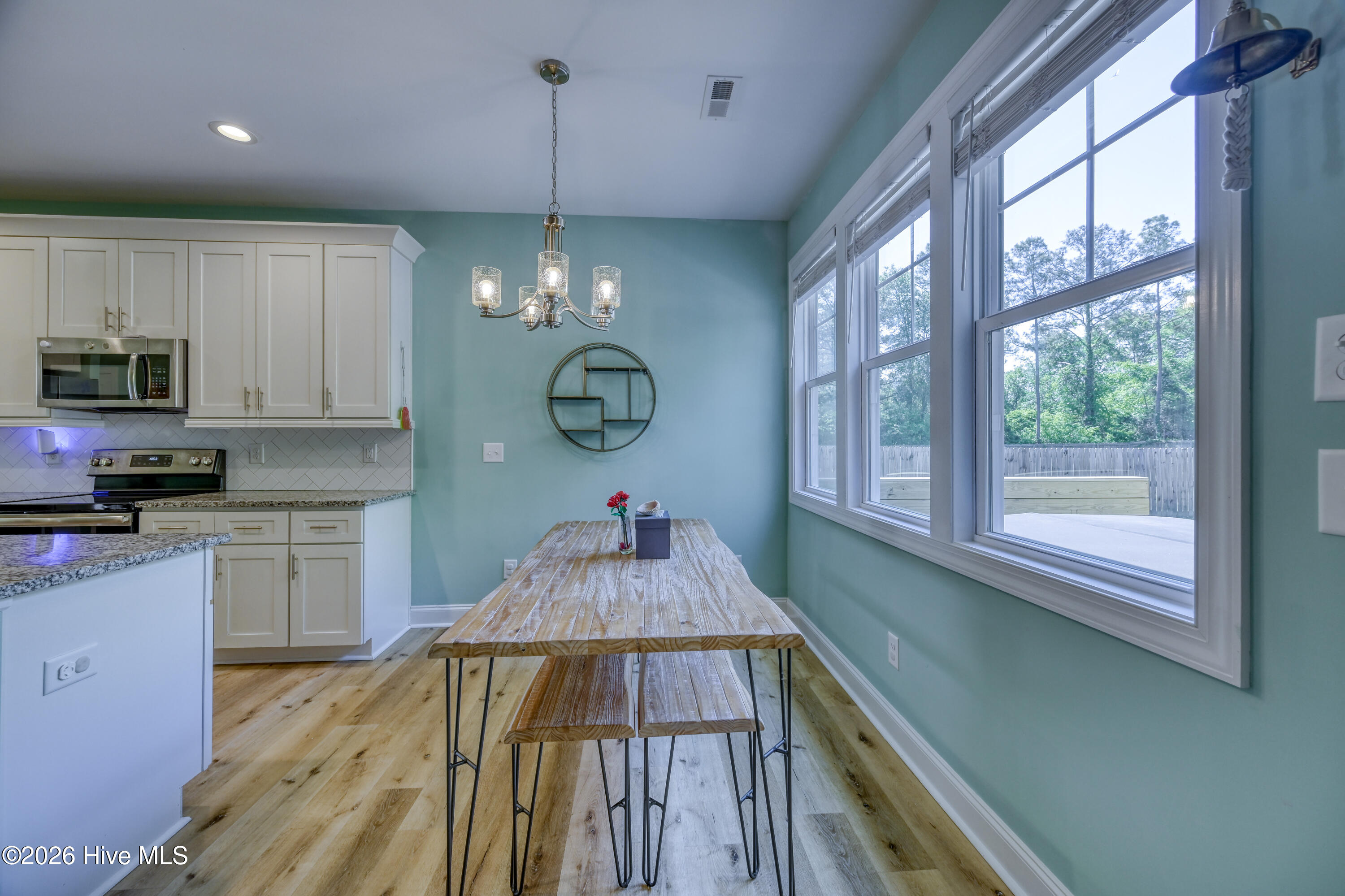 100569284 | Photo 10