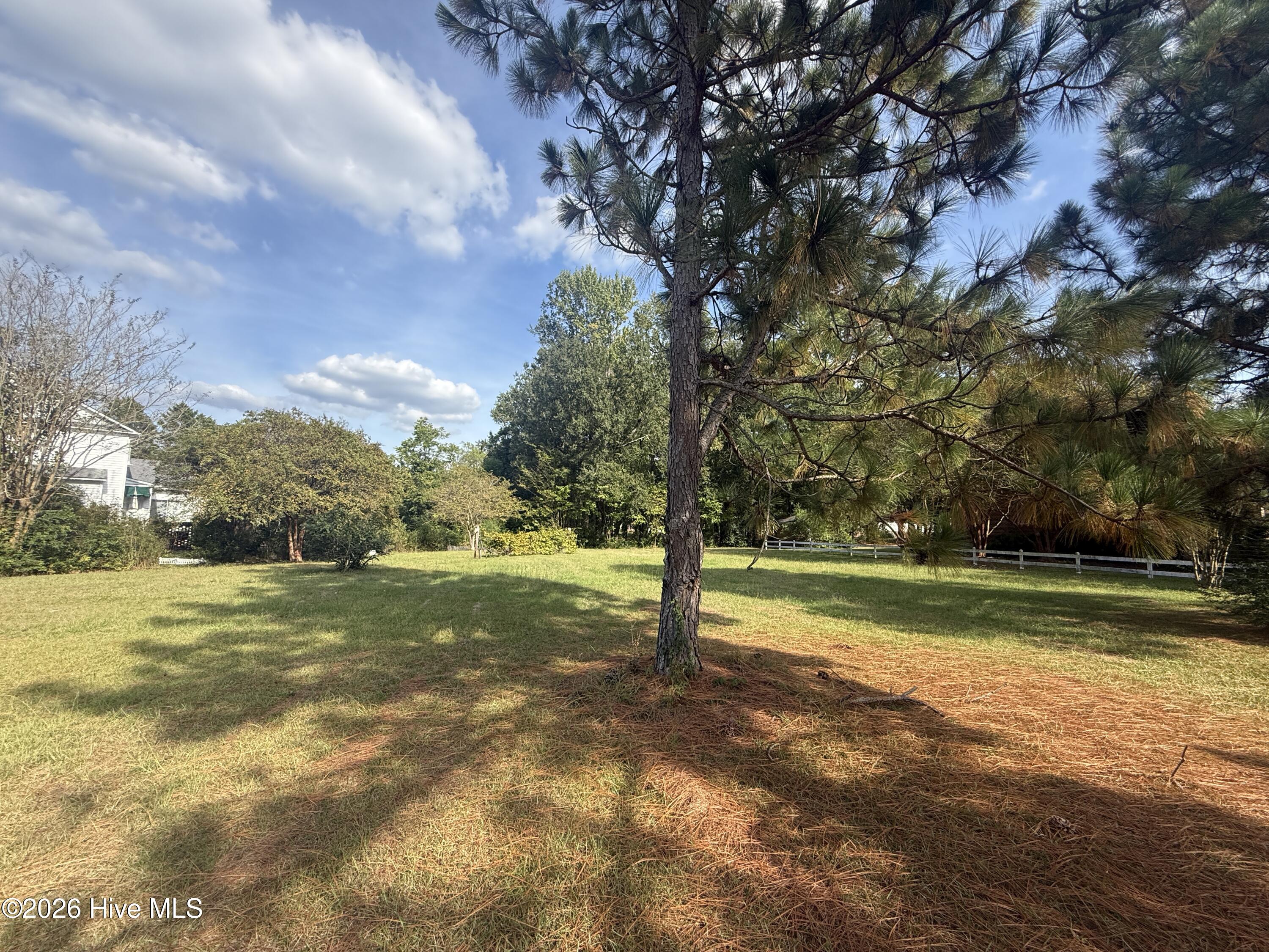 Photo 2 of Single family home for sale at 2129 Briarwood Dr, Kinston, NC 28501 | MLS# 100608023 | Listing updated on 2026-10-05