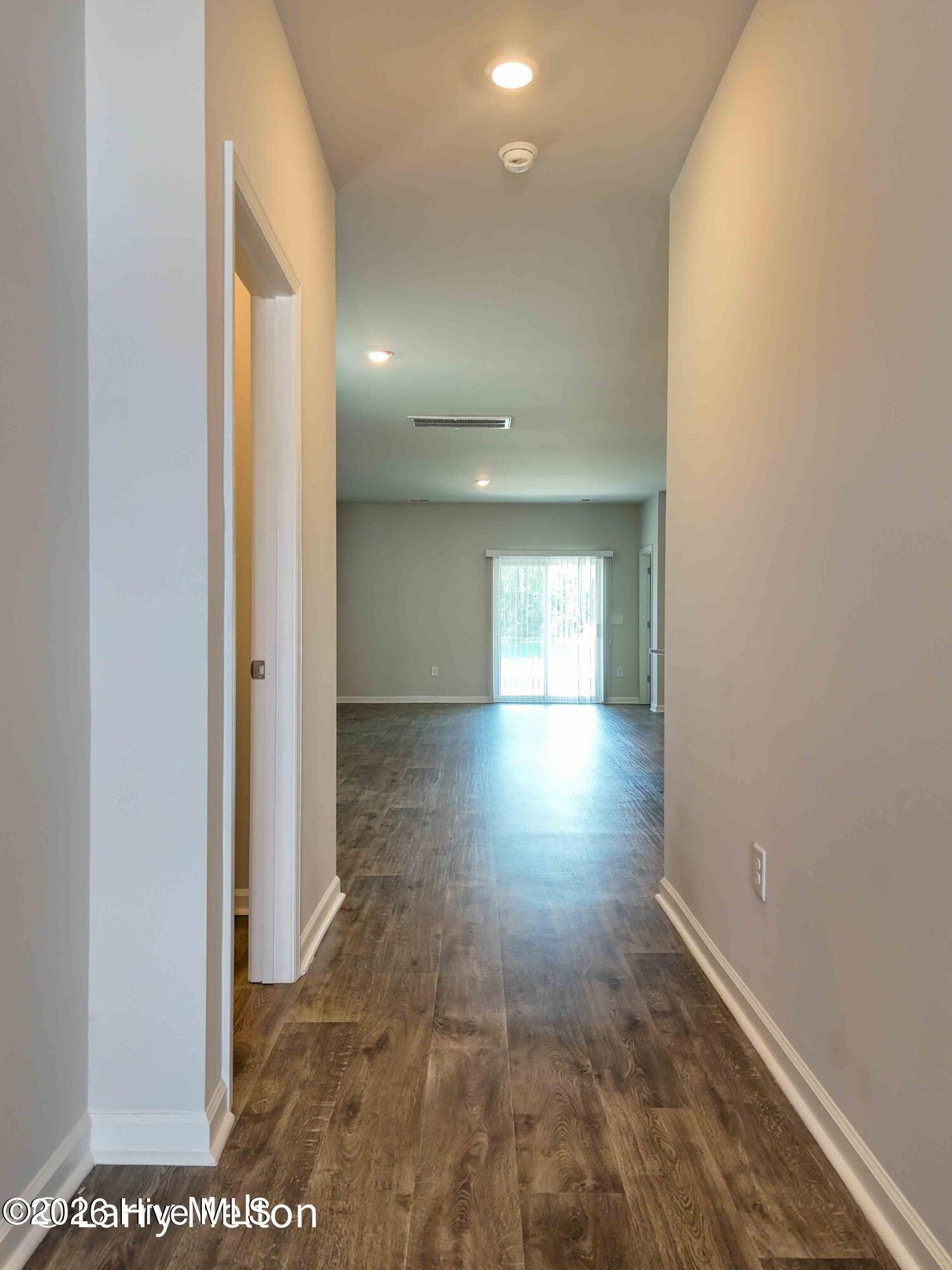 100564971 | Photo 10