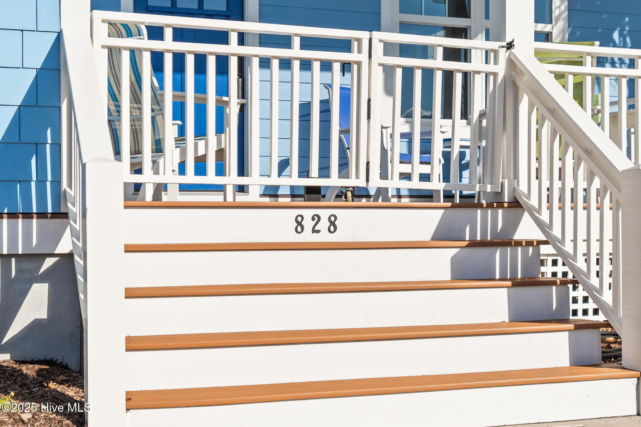 100569449 | Photo 72