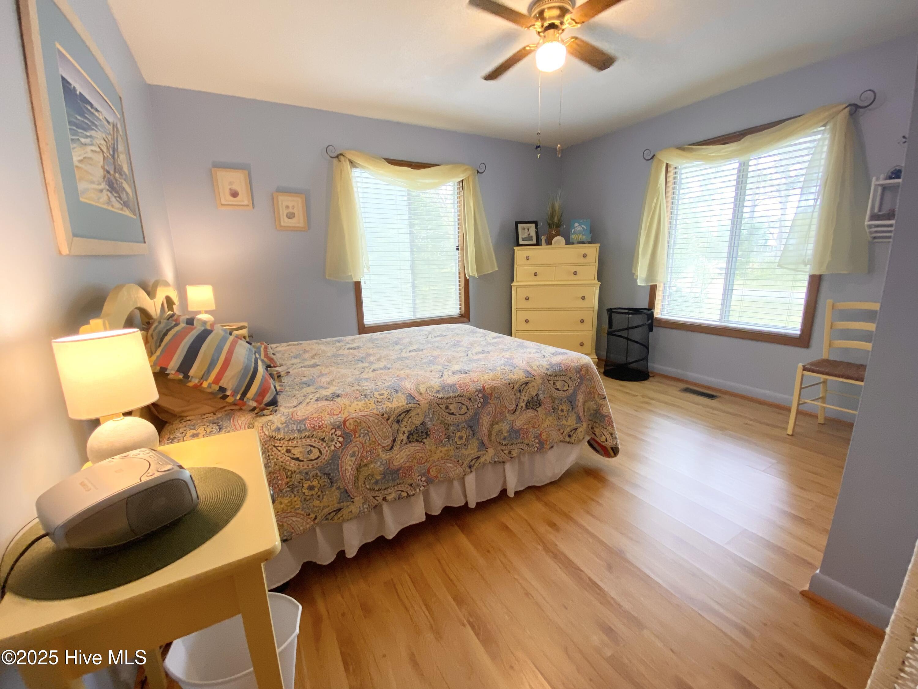 100501083 | Photo 14