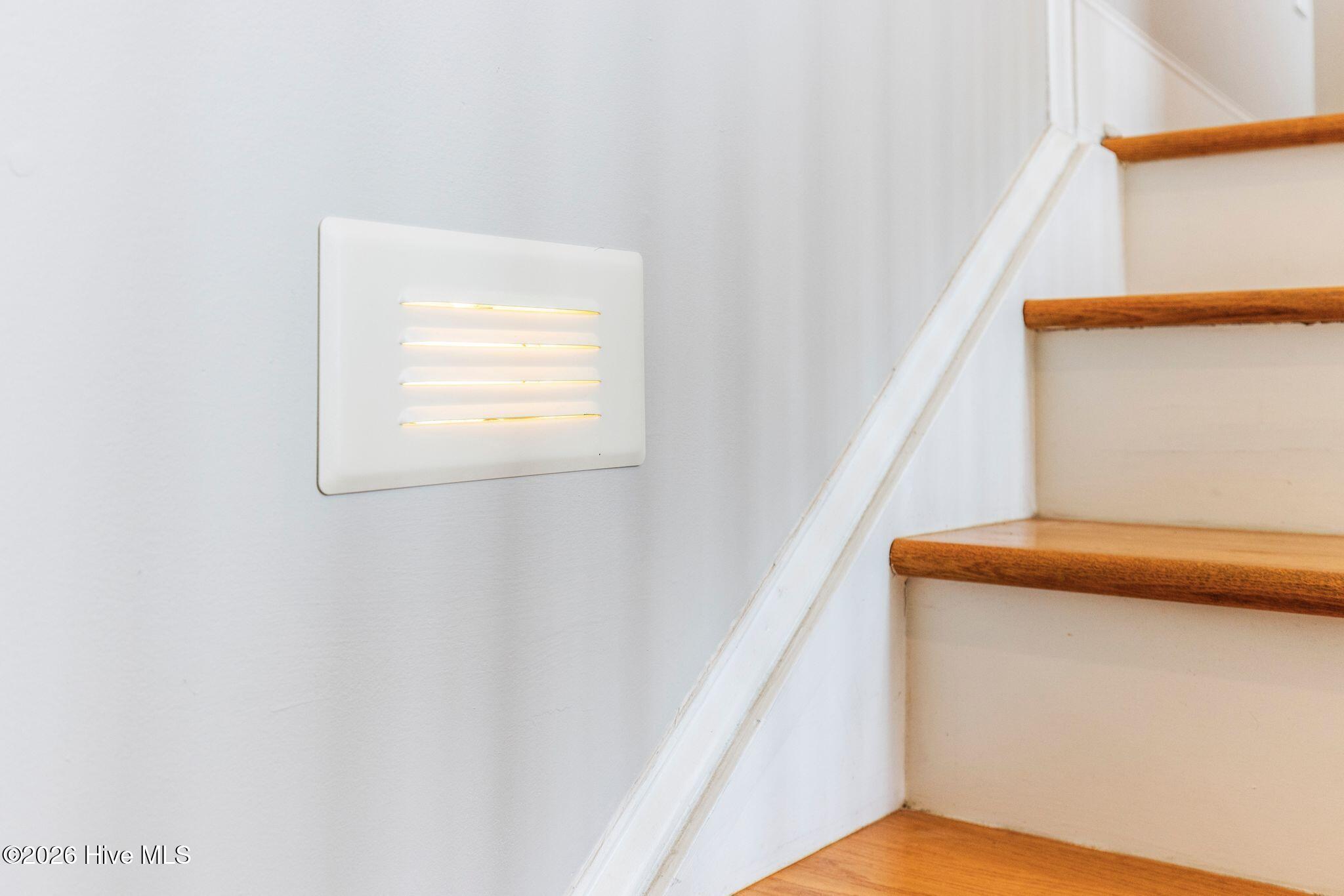 100553307 | Photo 56