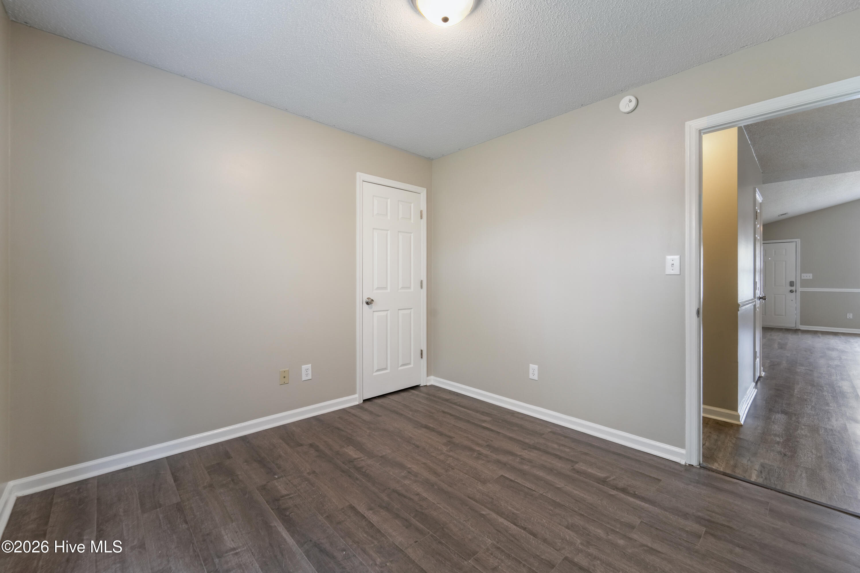 100561681 | Photo 29