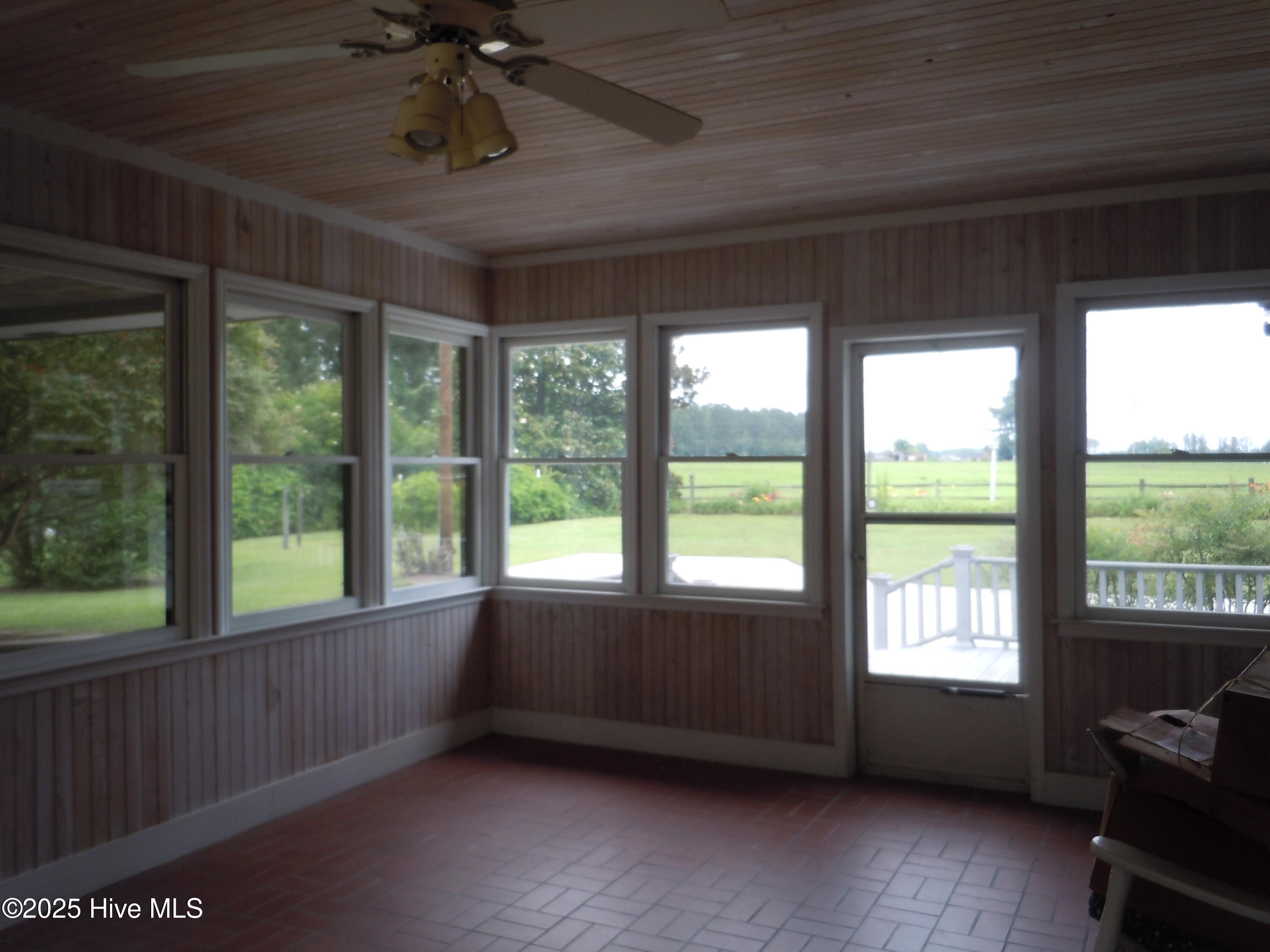 100533053 | Photo 66