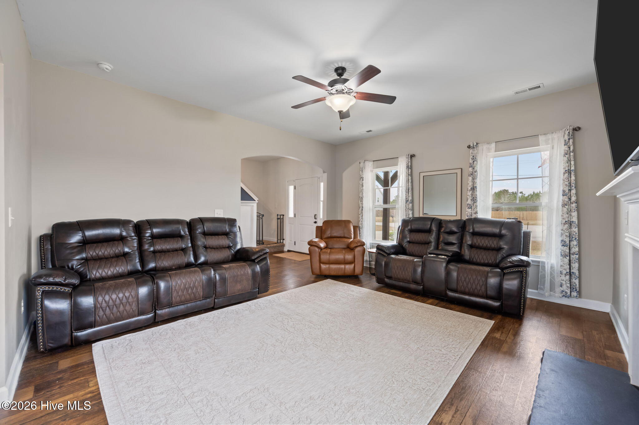 100557643 | Photo 10