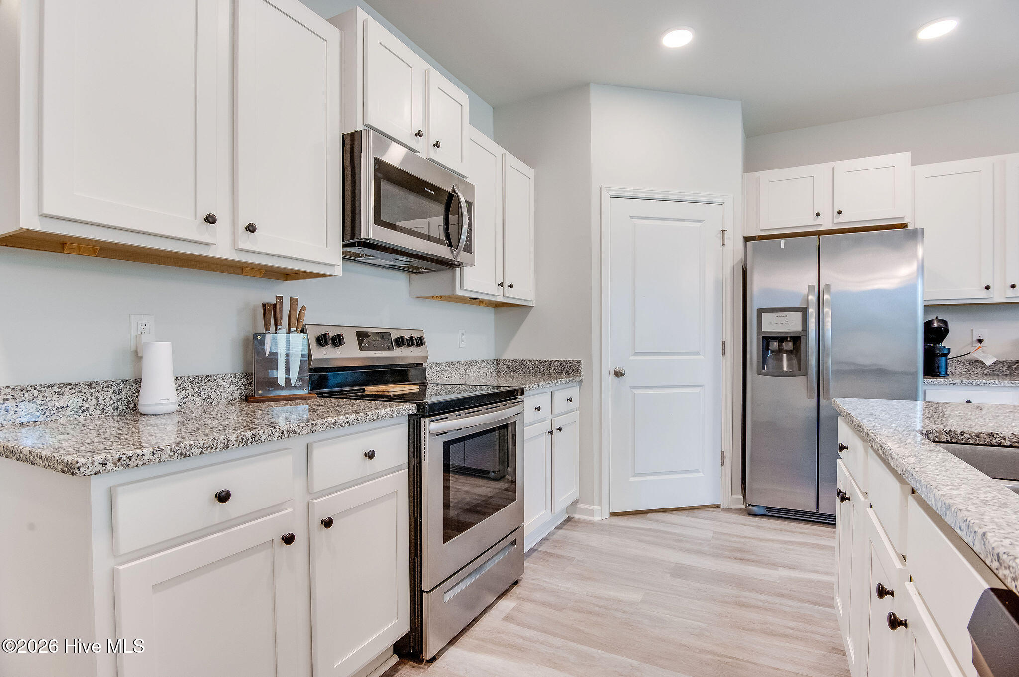 100562701 | Photo 12