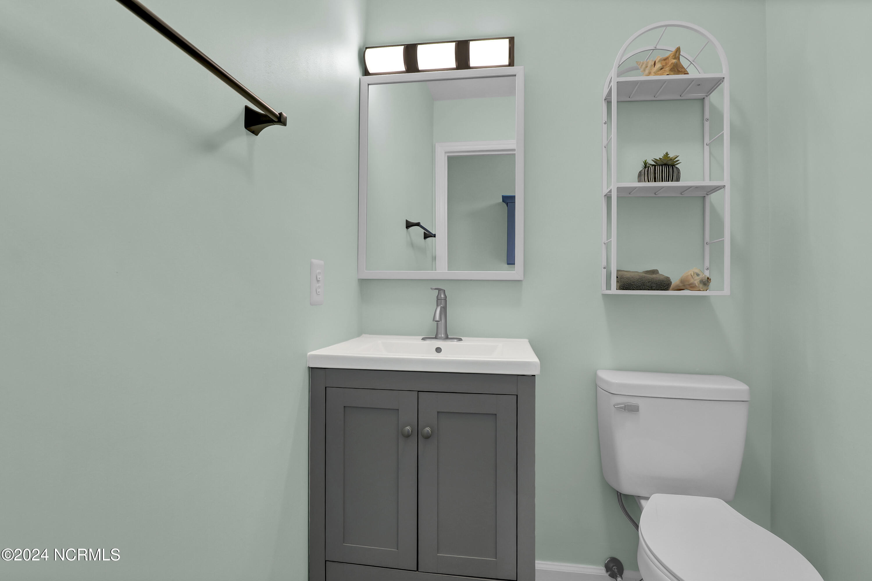 100549219 | Photo 13