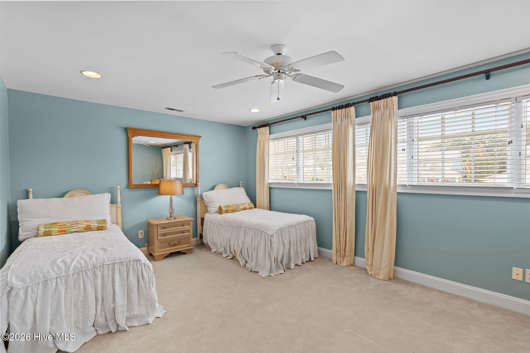 100554468 | Photo 47