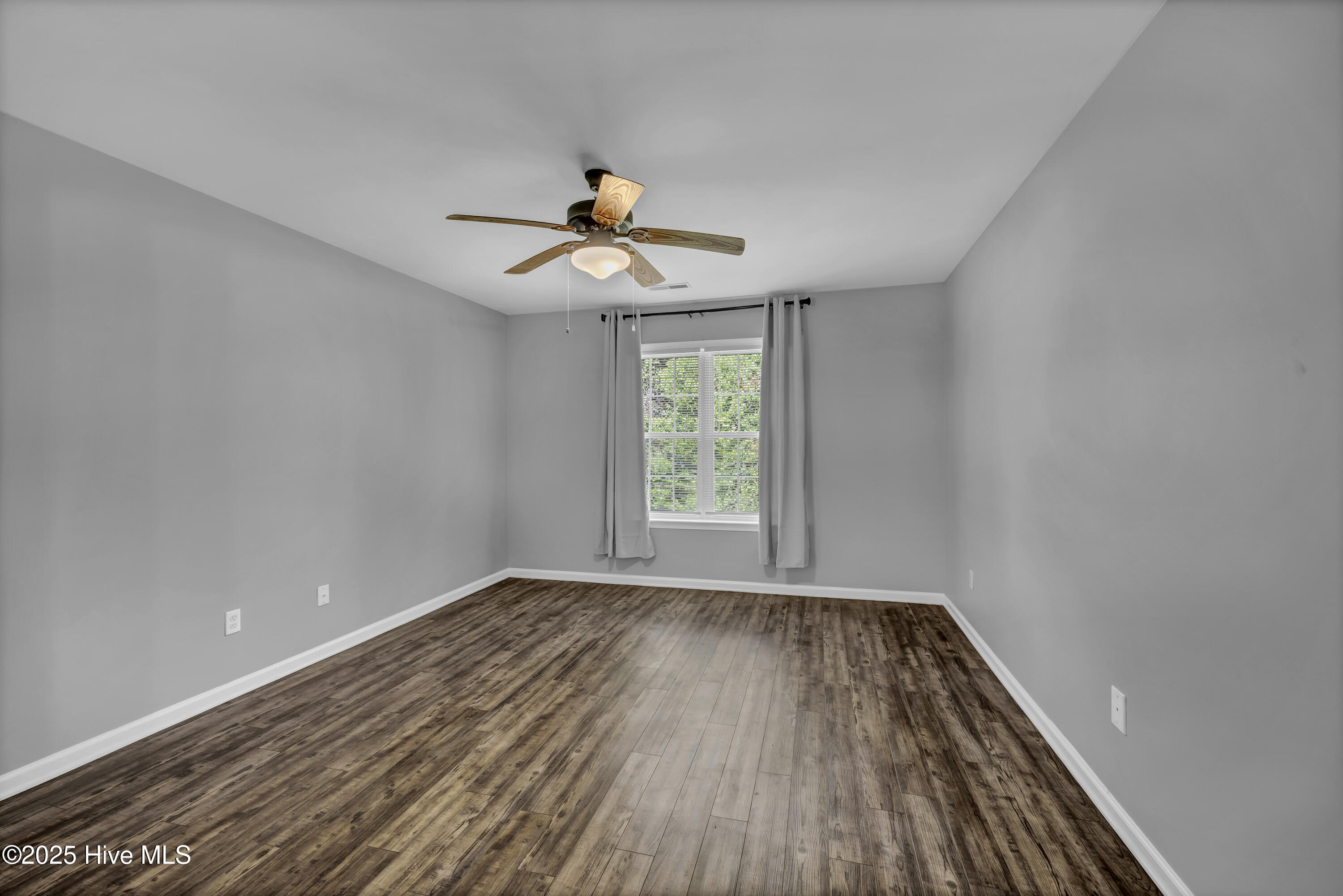 100541290 | Photo 14