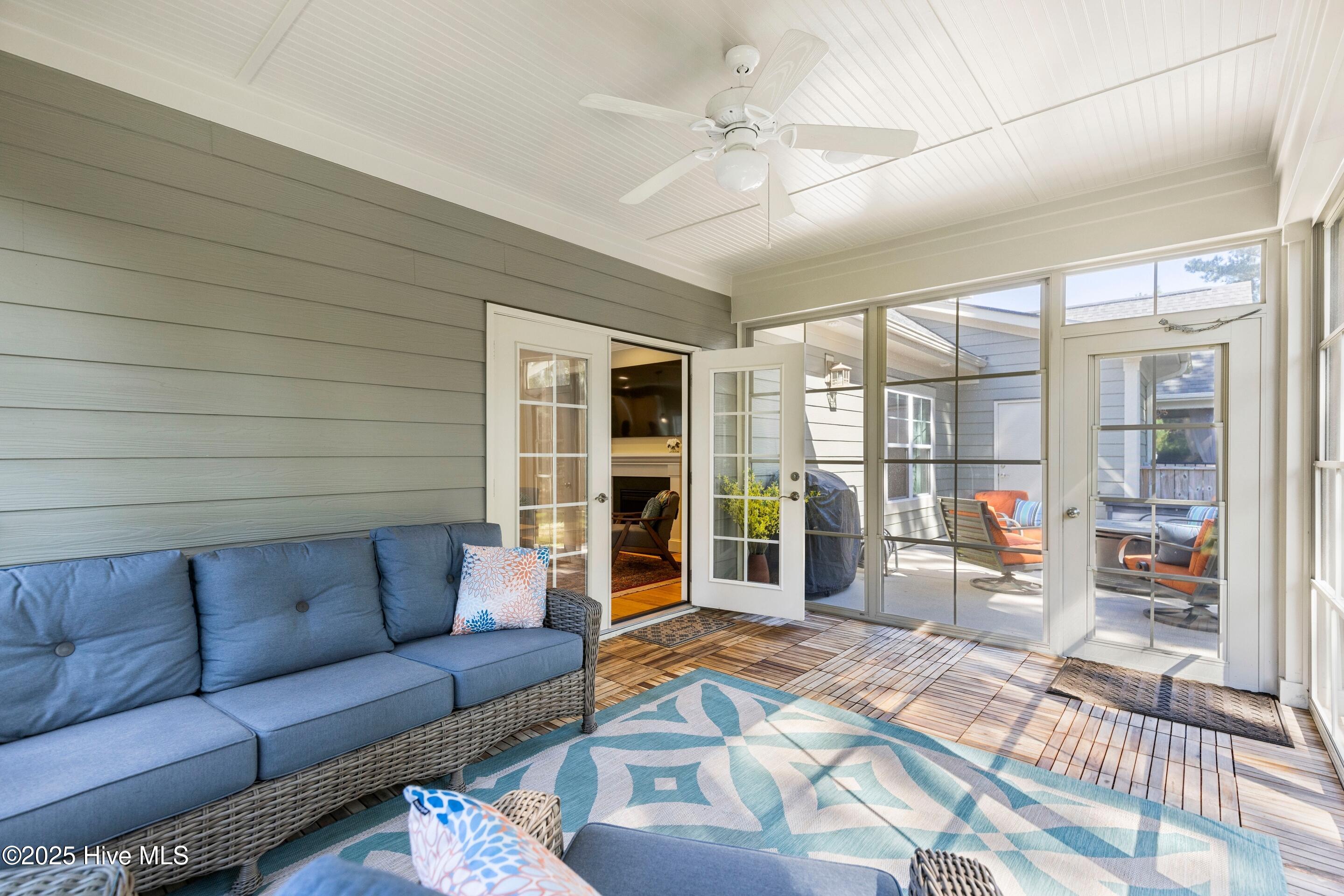 100537619 | Photo 35