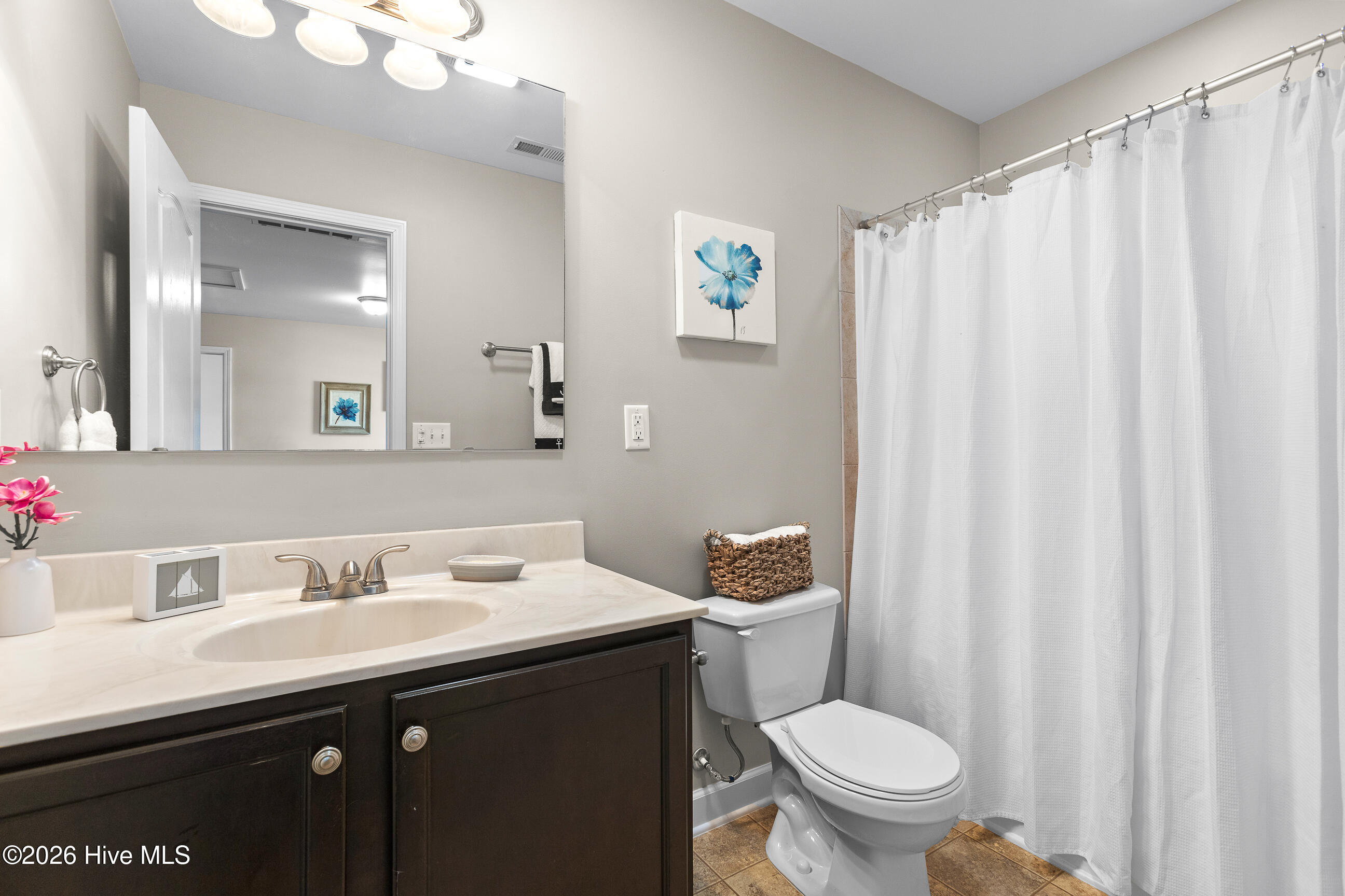 100567364 | Photo 26