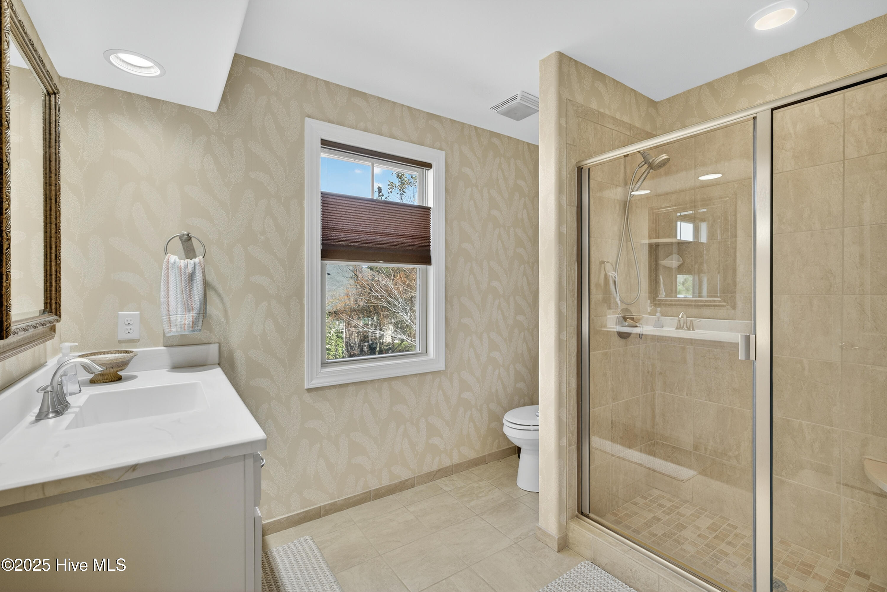 100541240 | Photo 45