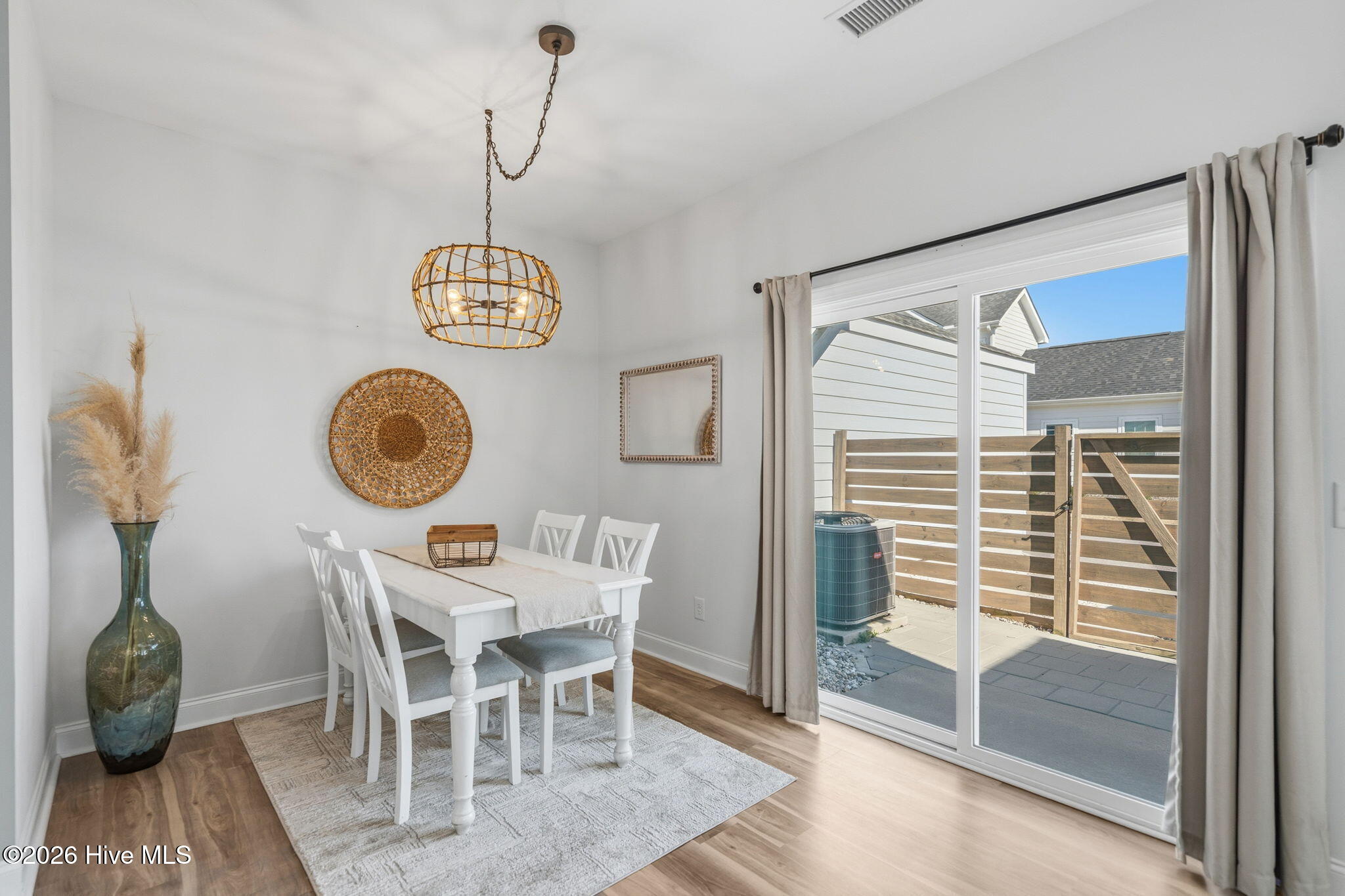 100558754 | Photo 13