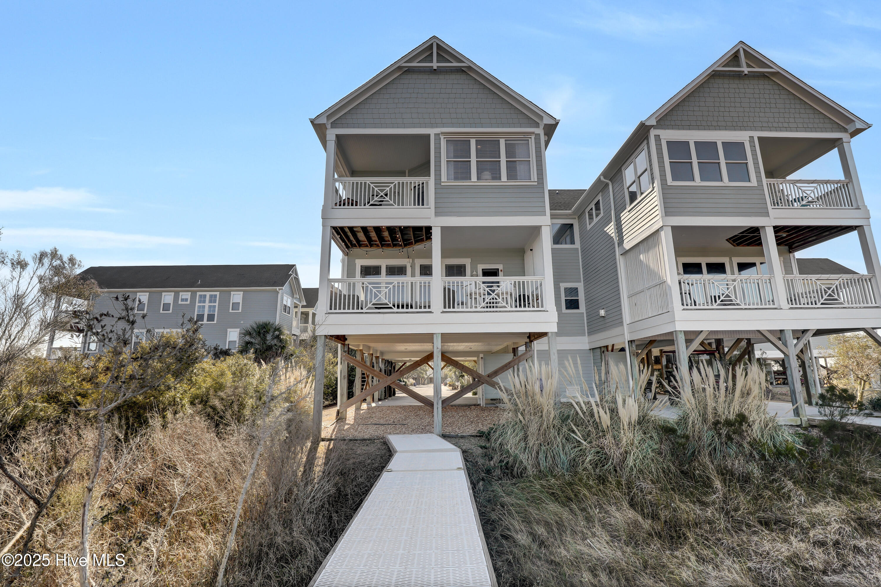 100529954 | Photo 46