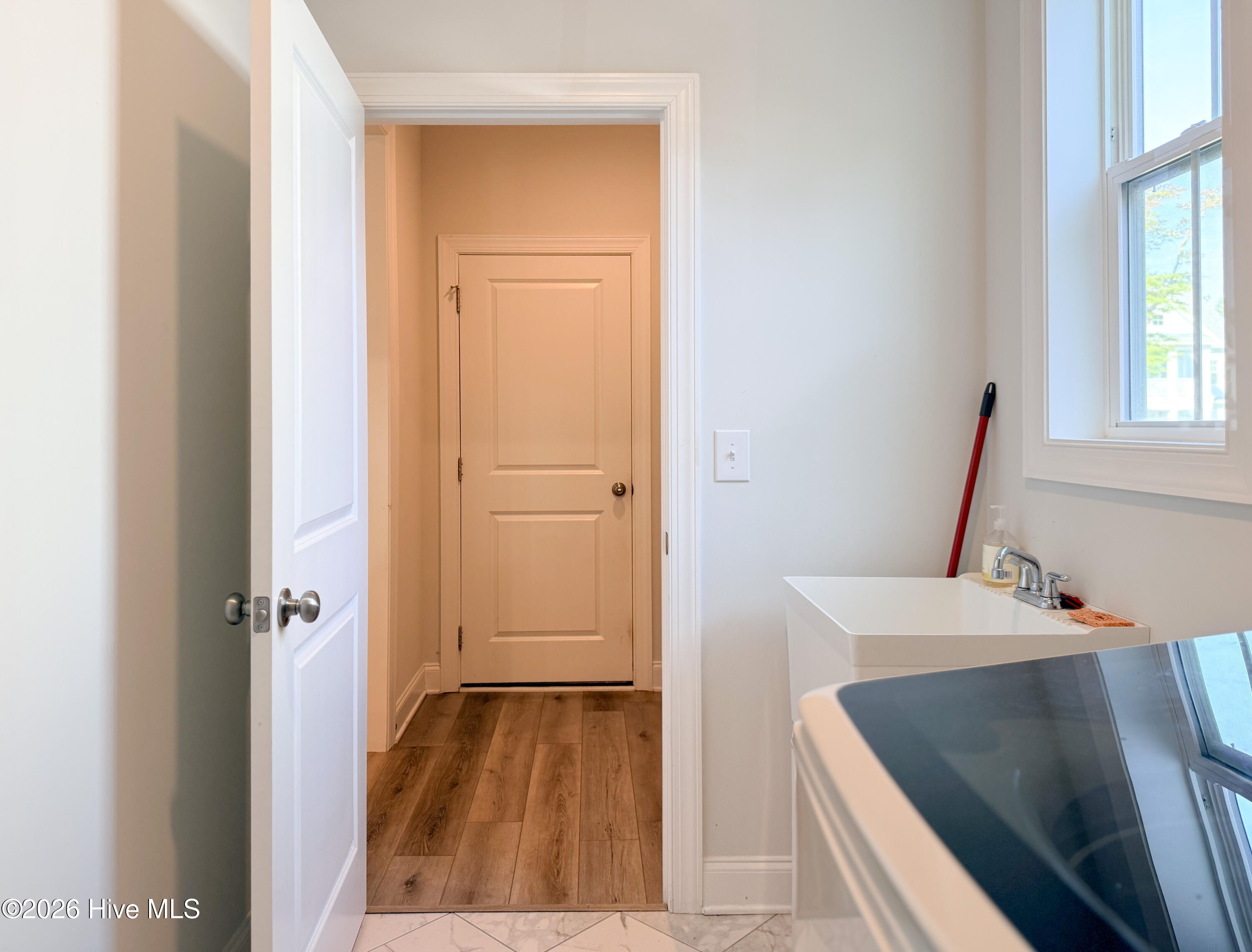 100567915 | Photo 66