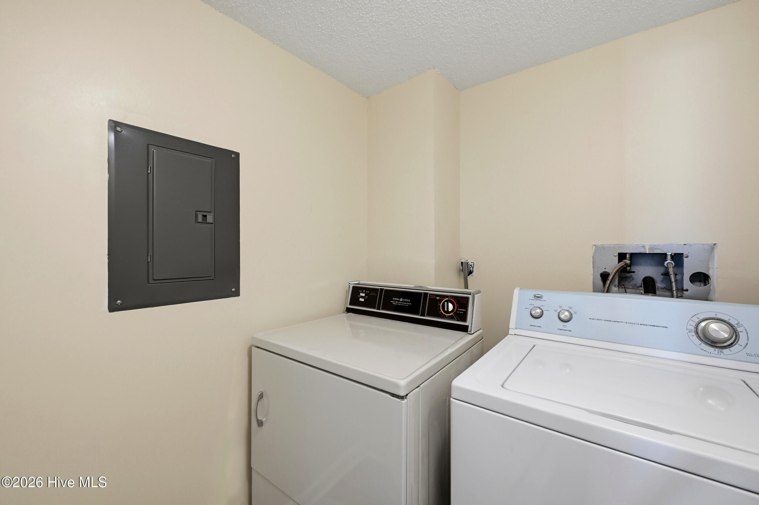 100563284 | Photo 30