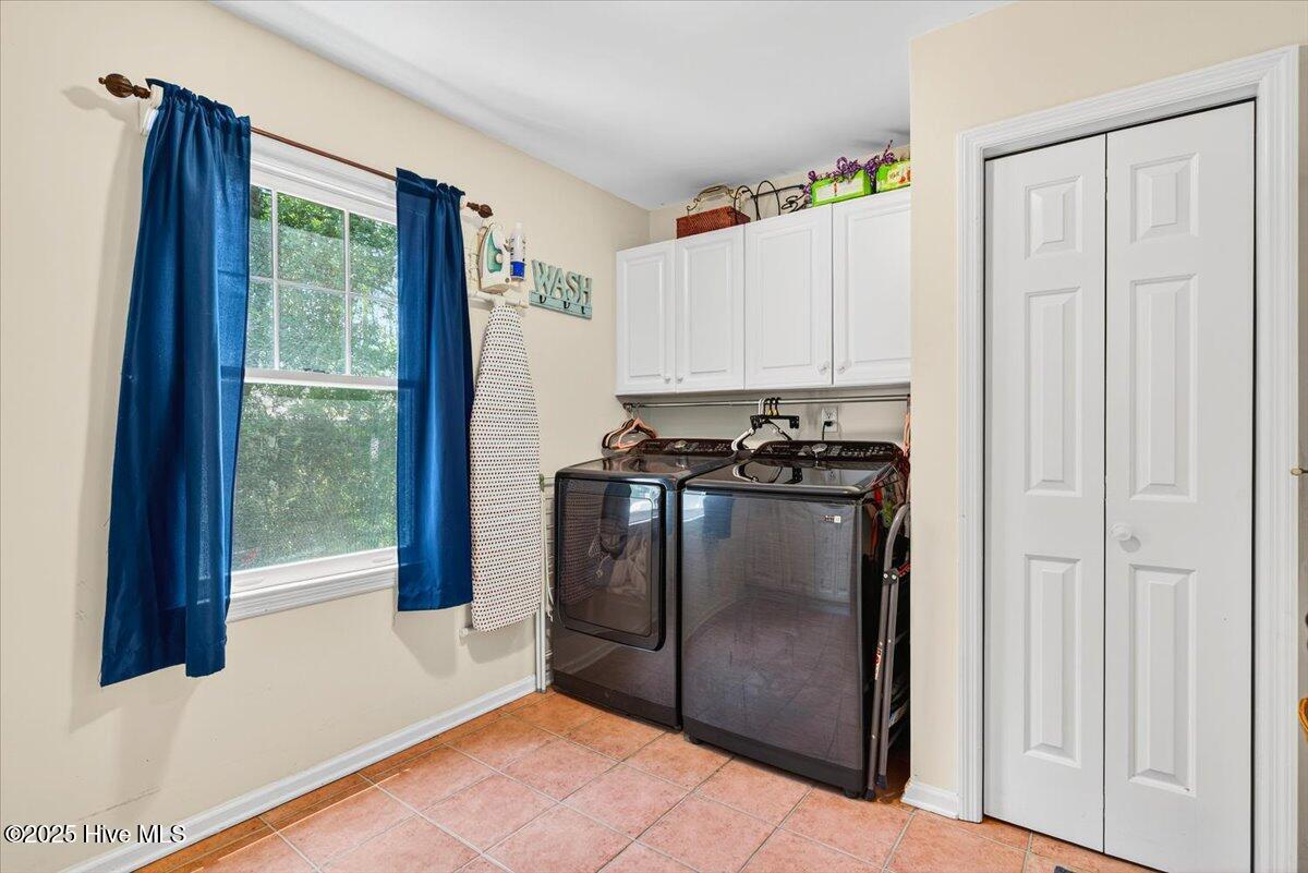 100518742 | Photo 38