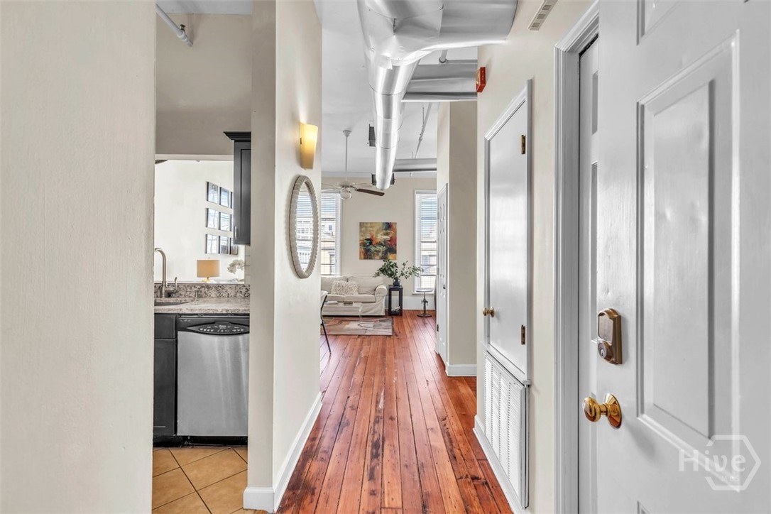 2nd image of 105 Whitaker St #302, Savannah, GA 31401 | MLS# SA349256