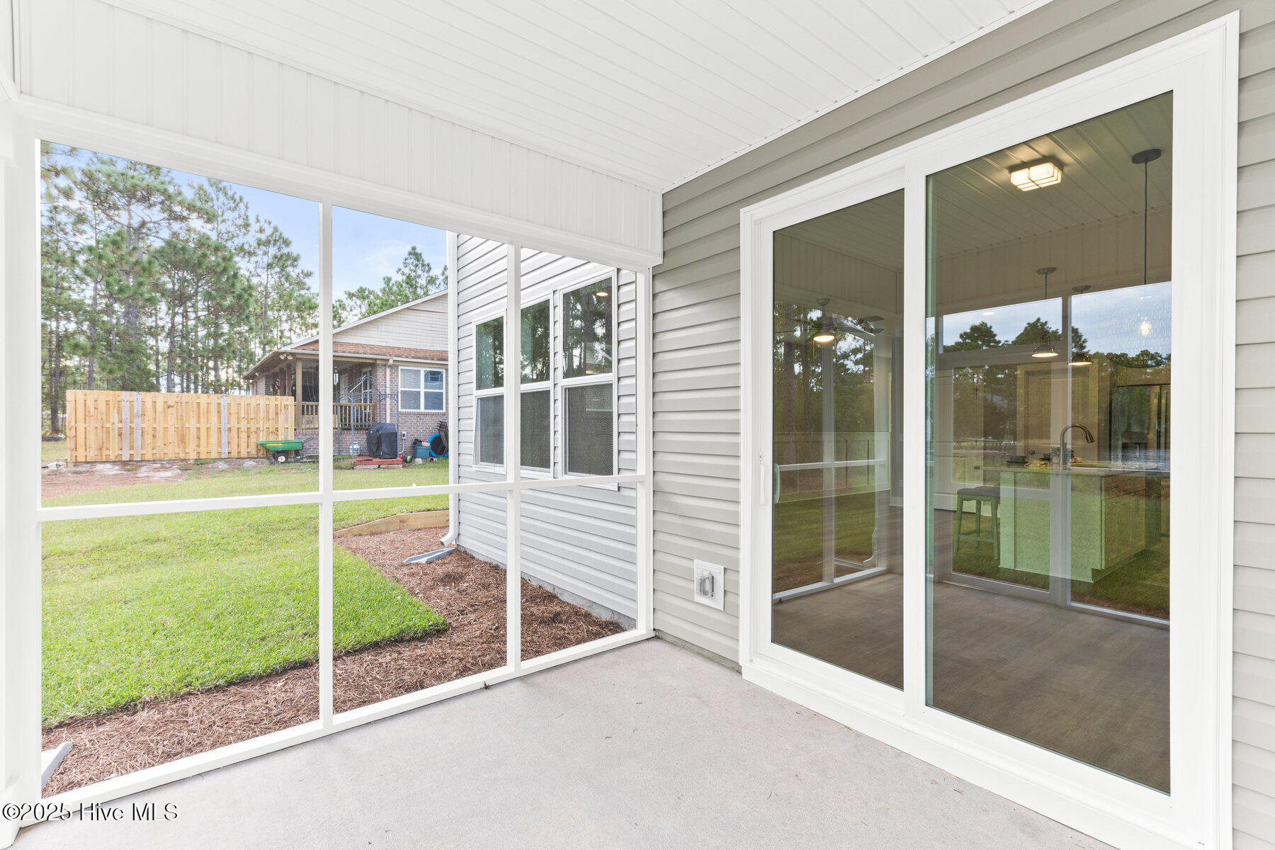 100534287 | Photo 14