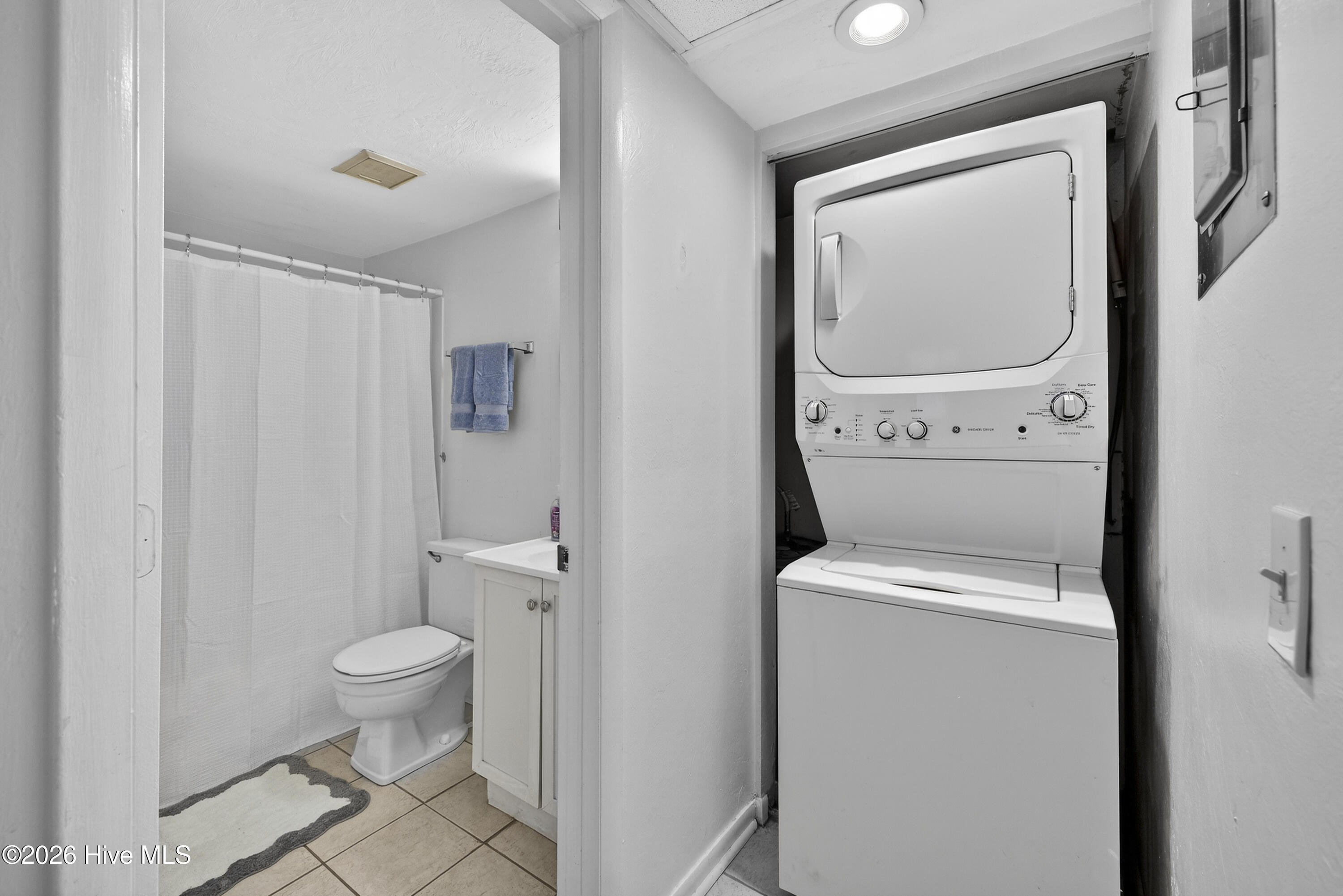 100565573 | Photo 26