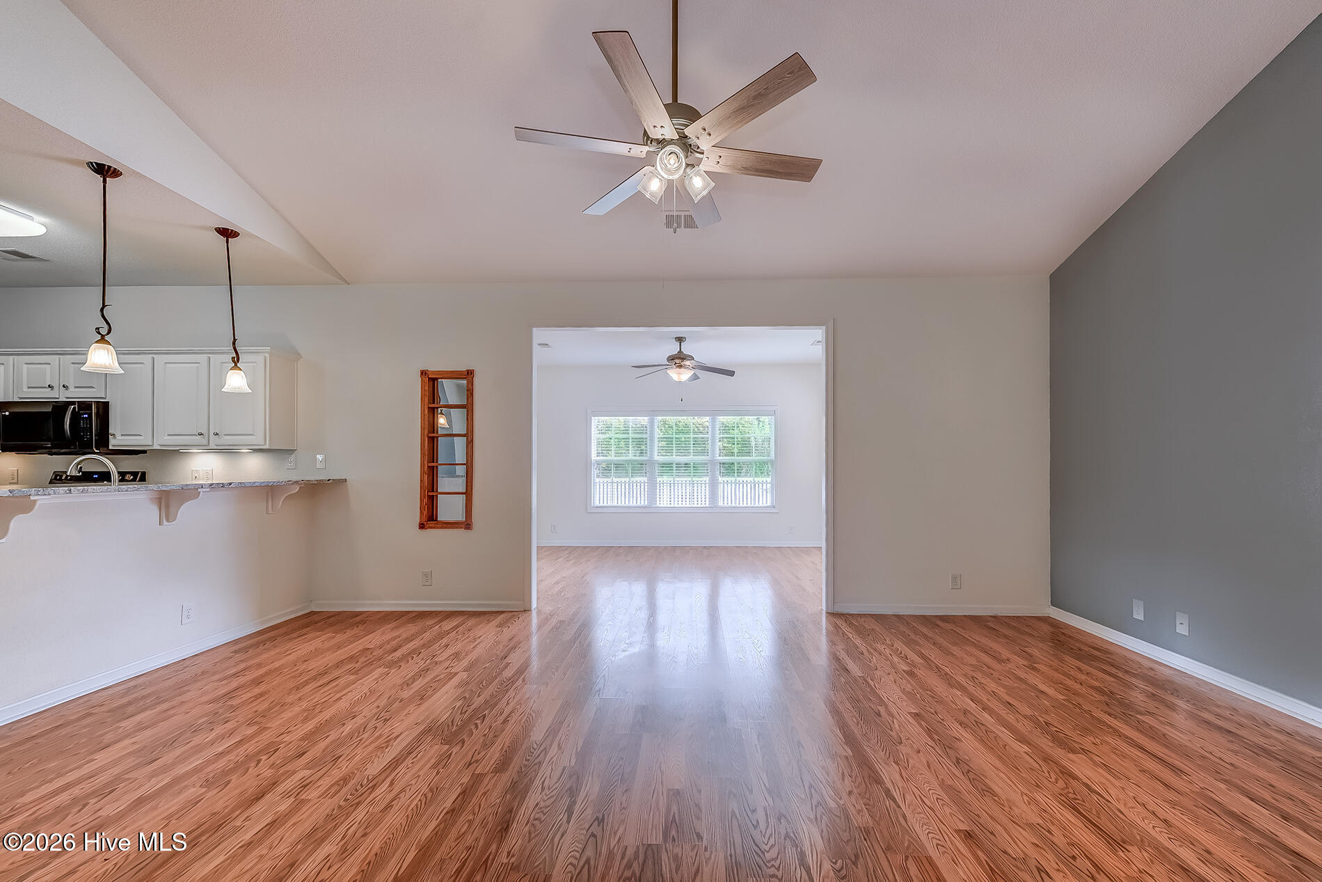 100563613 | Photo 22