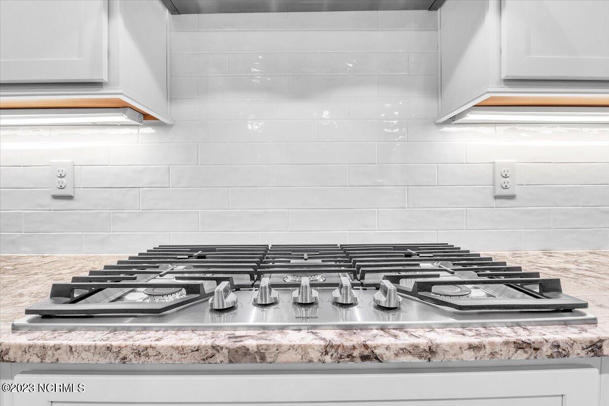 100524155 | Photo 52