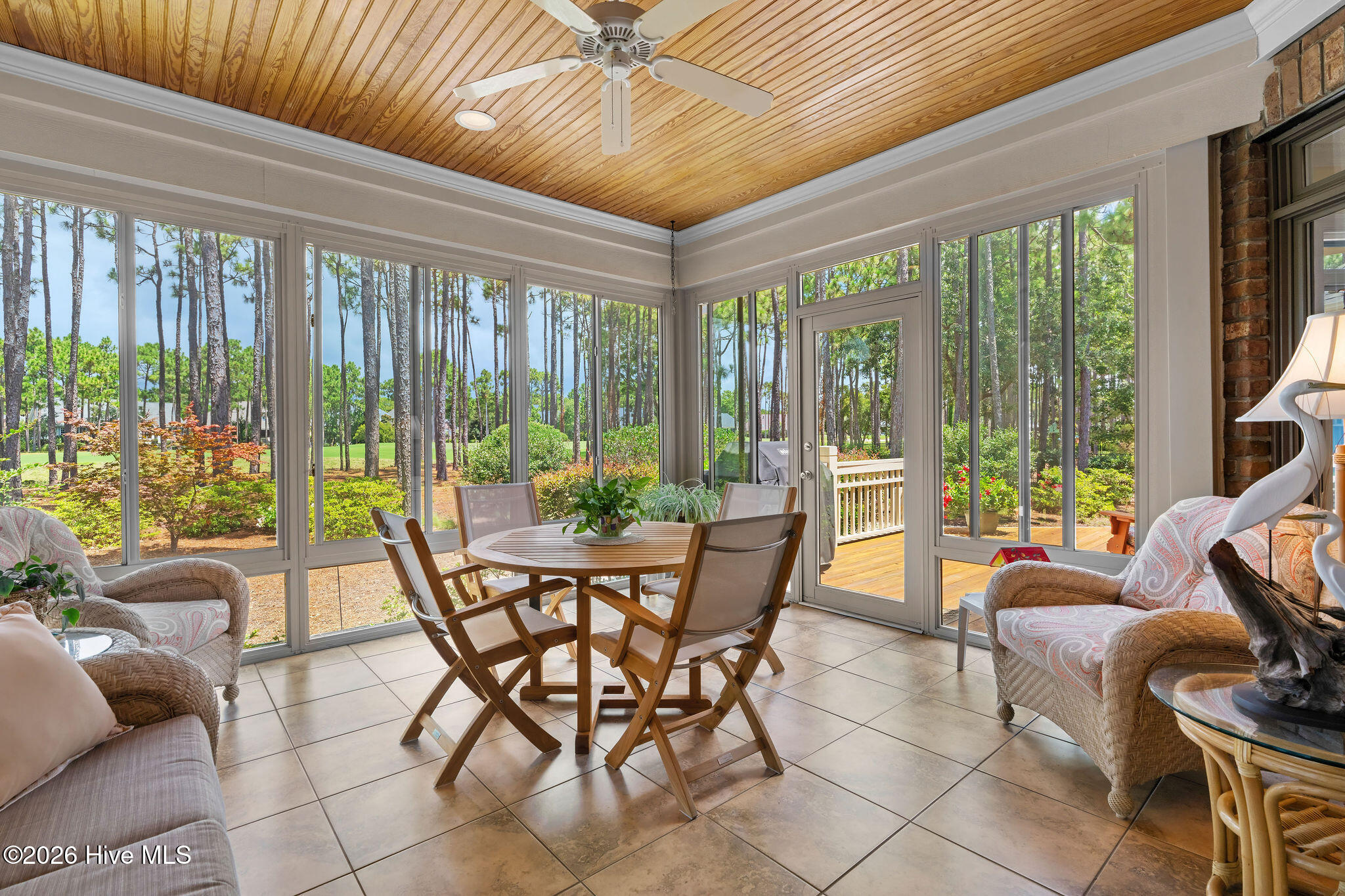 100548545 | Photo 37