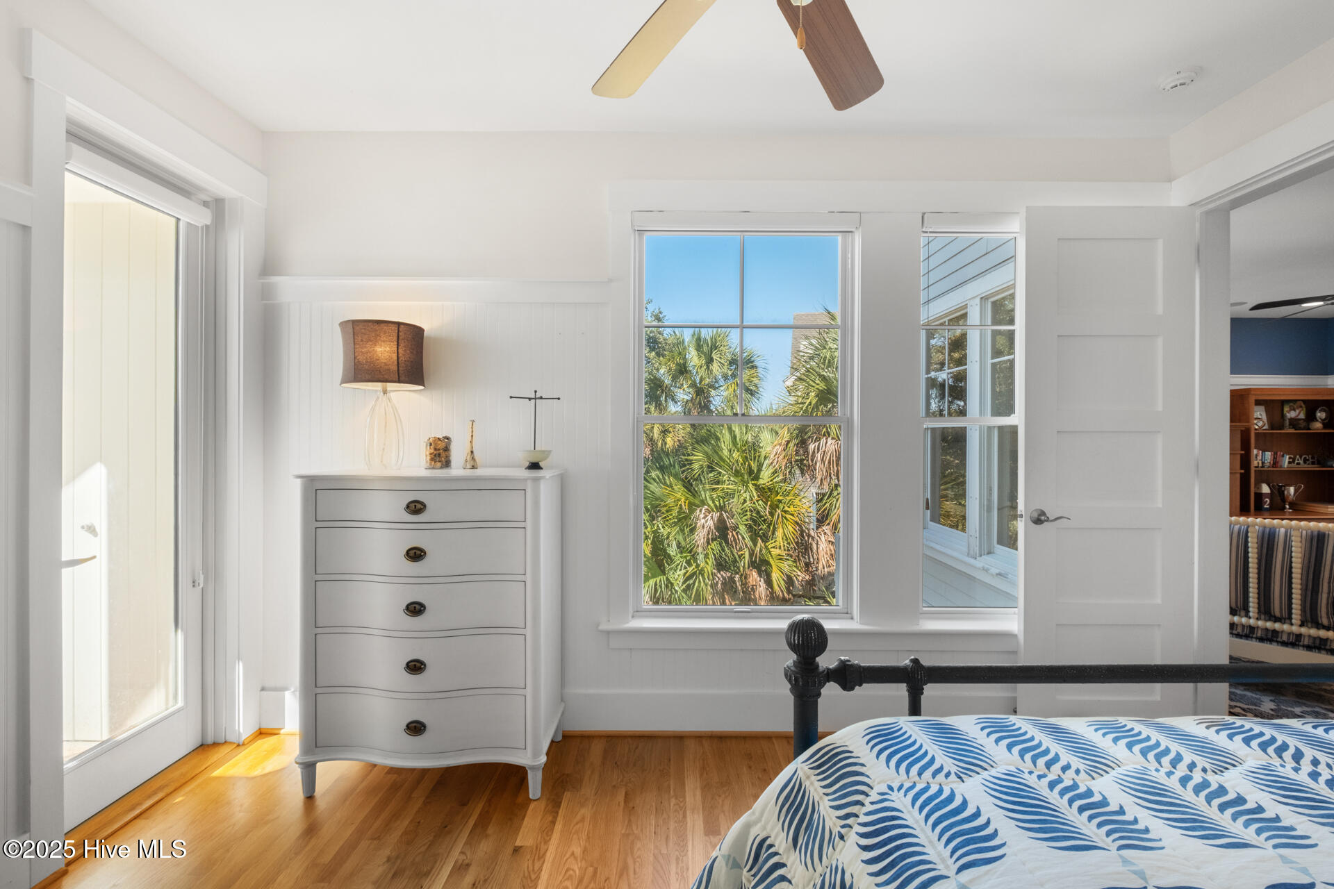 100540295 | Photo 38