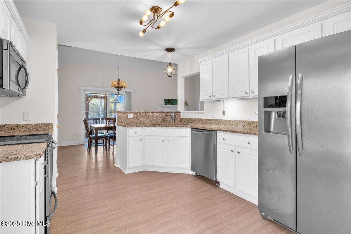 100547110 | Photo 16