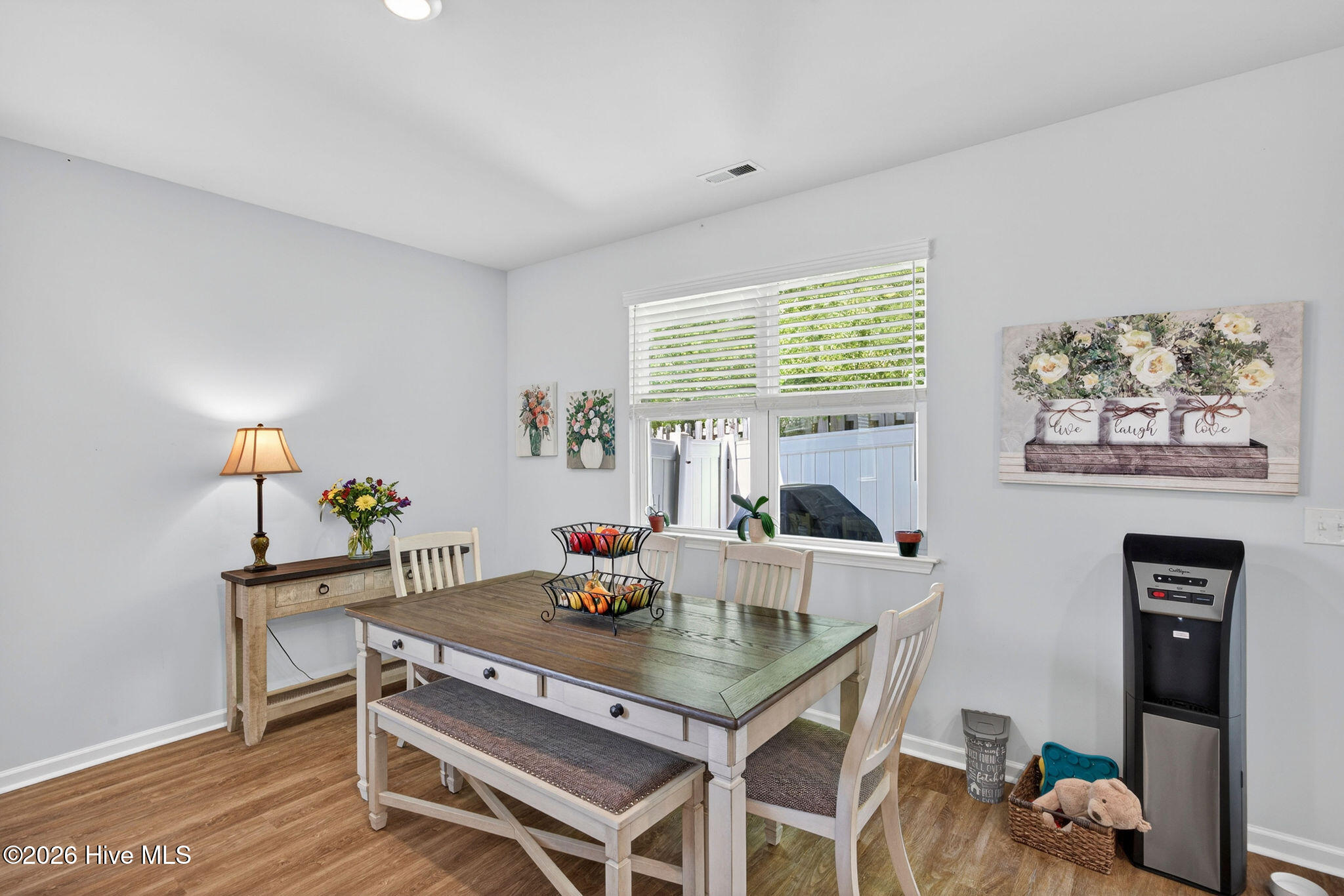 100570180 | Photo 20